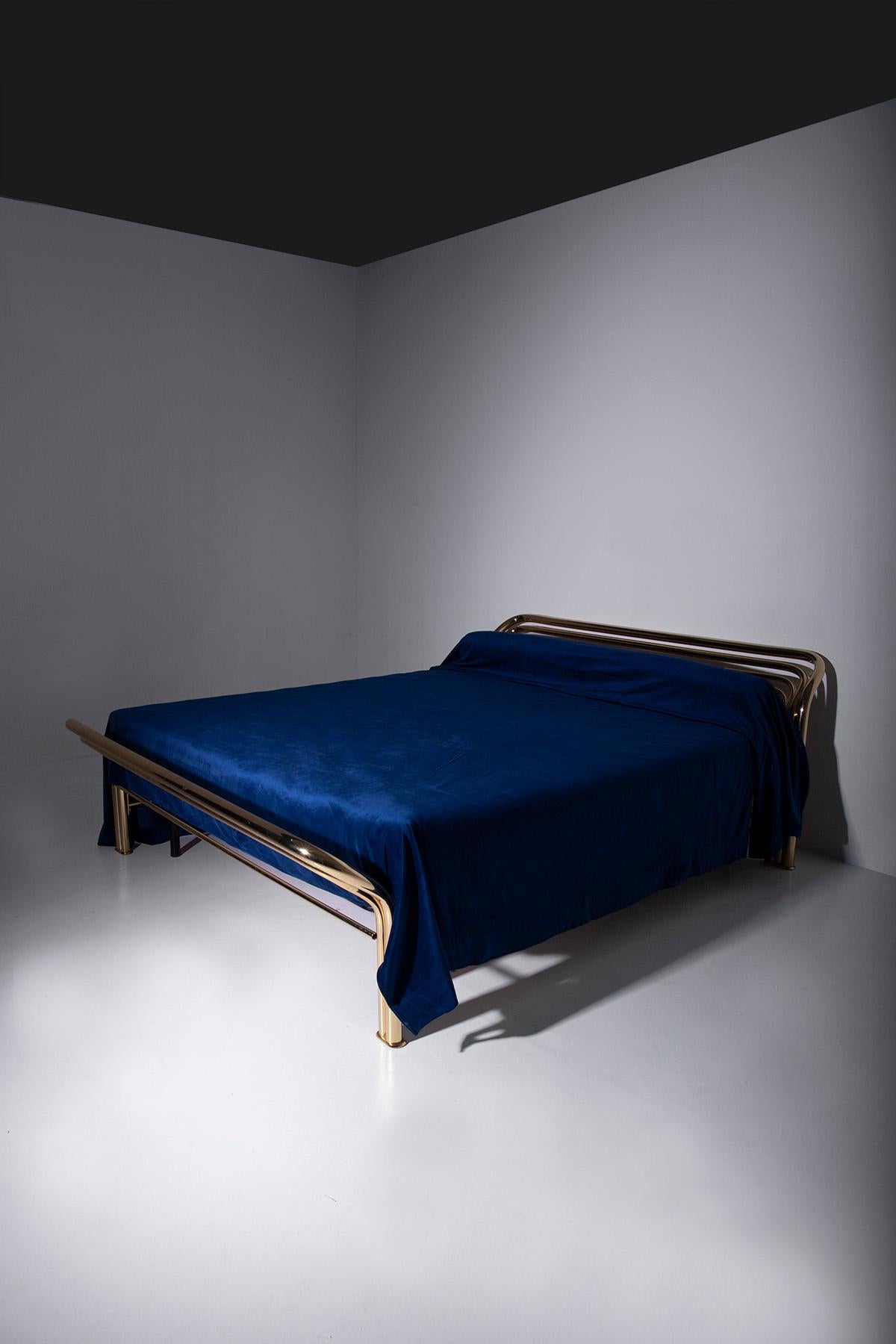 Mid-Century Modern Luciano Frigerio italian vintage Brass bed, branded For Sale