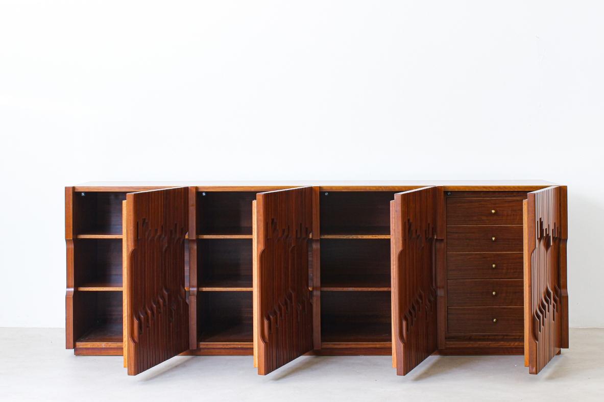 Mid-Century Modern Luciano Frigerio, large cabinet with 4 doors with milling on the front For Sale