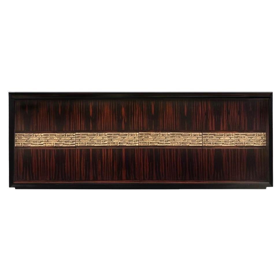 Luciano Frigerio Makassar-Ebenholz-Credenza mit Messingrelief 1970er Jahre im Angebot