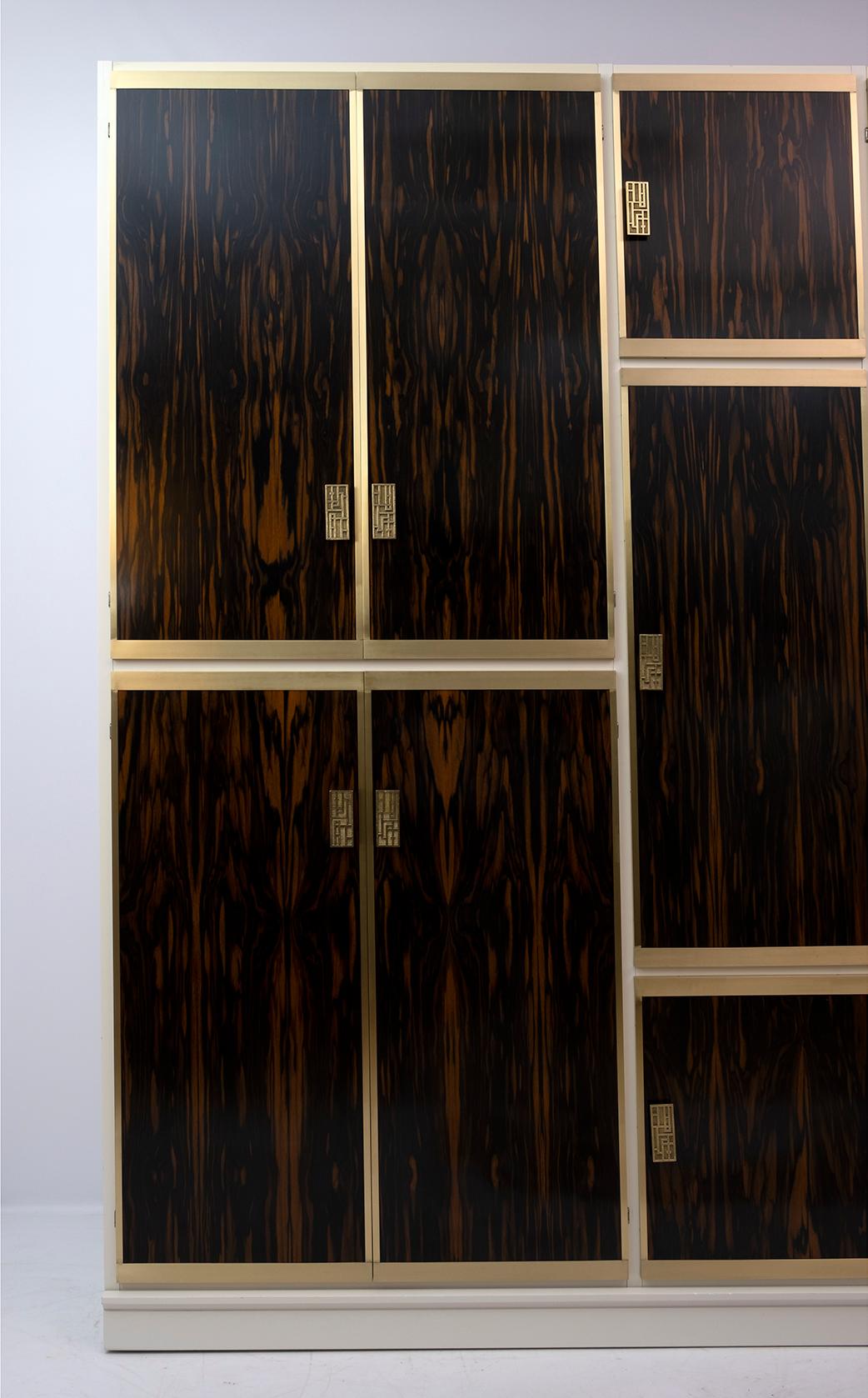 Luciano Frigerio Mid-Century Modern Italian Brass and Walnut Wardrobe, 1970s In Good Condition For Sale In Puglia, Puglia