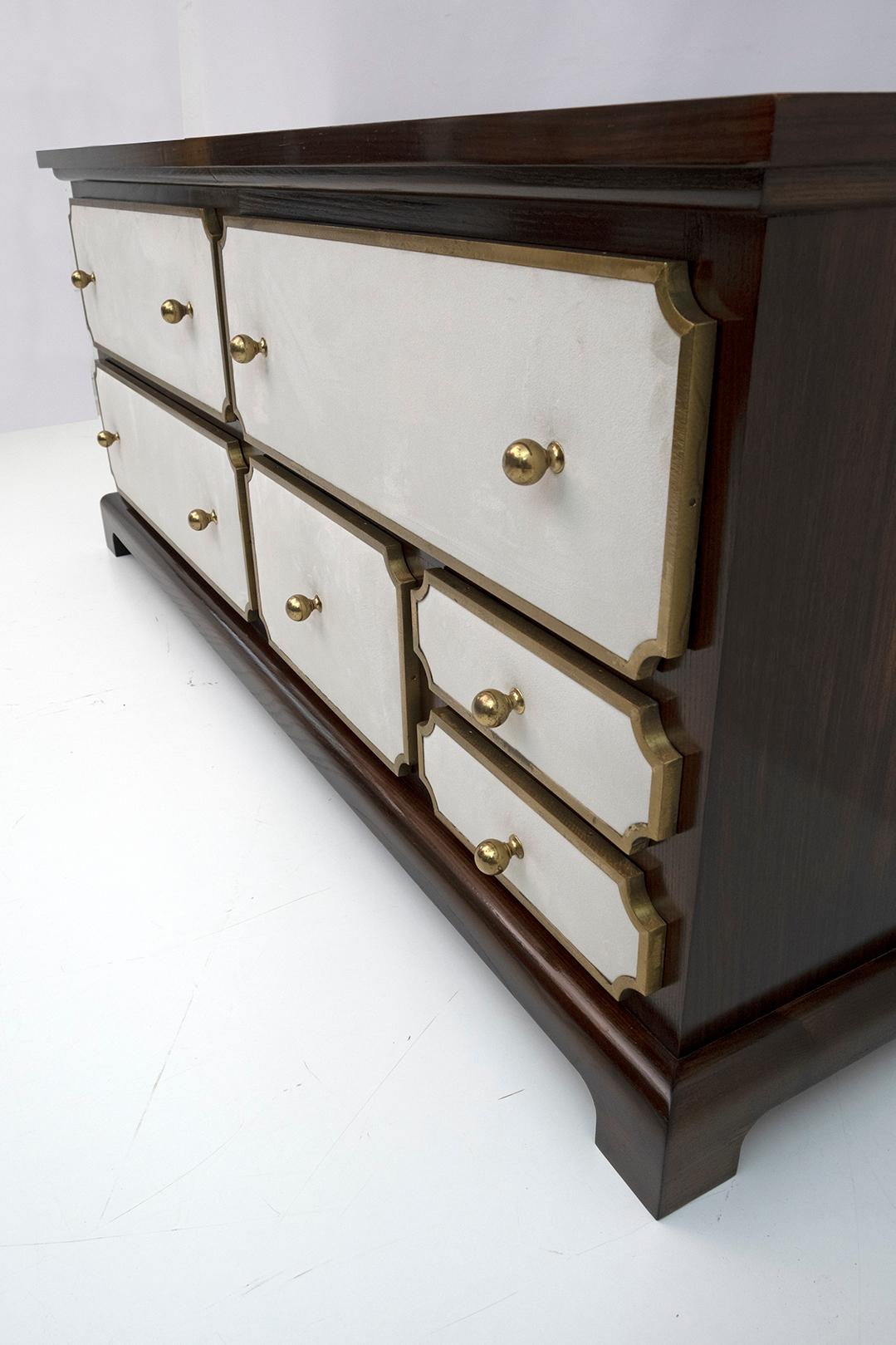 Luciano Frigerio Mid-Century Modern Italian Dresser For Sale 4