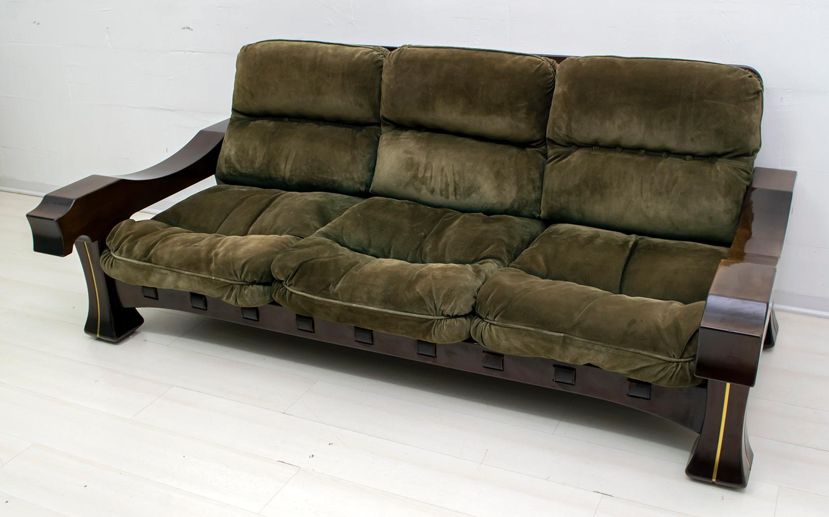 Late 20th Century Luciano Frigerio Mid-Century Modern Italian Wood and Suede Sofa 