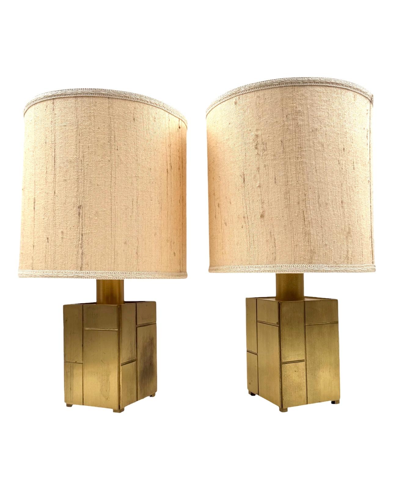 Hollywood Regency Luciano Frigerio, paire de lampes de table en laiton mod. Louis, Frigerio Italie, années 1970