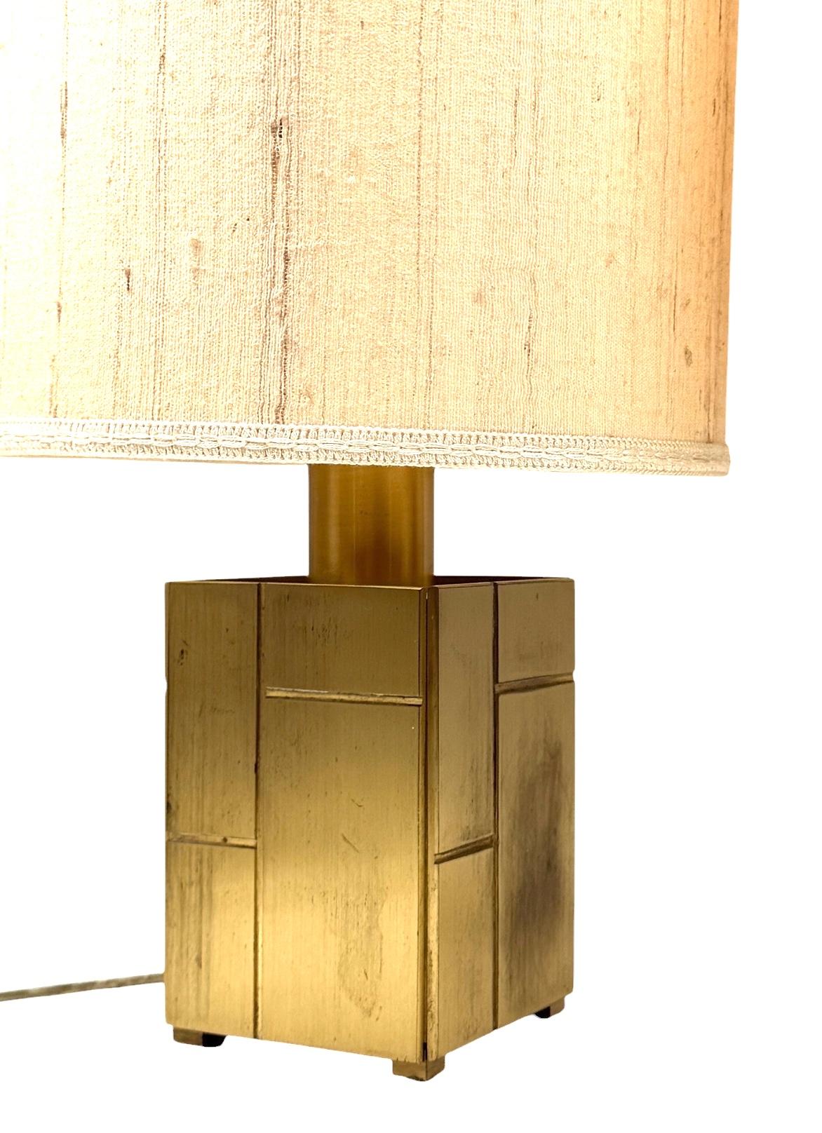Late 20th Century Luciano Frigerio, paire de lampes de table en laiton mod. Louis, Frigerio Italie, années 1970