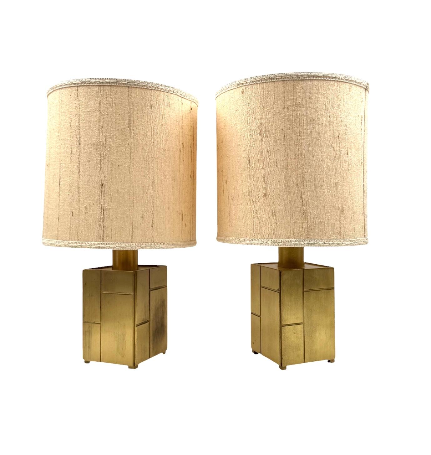 Luciano Frigerio, paire de lampes de table en laiton mod. Louis, Frigerio Italie, années 1970 1