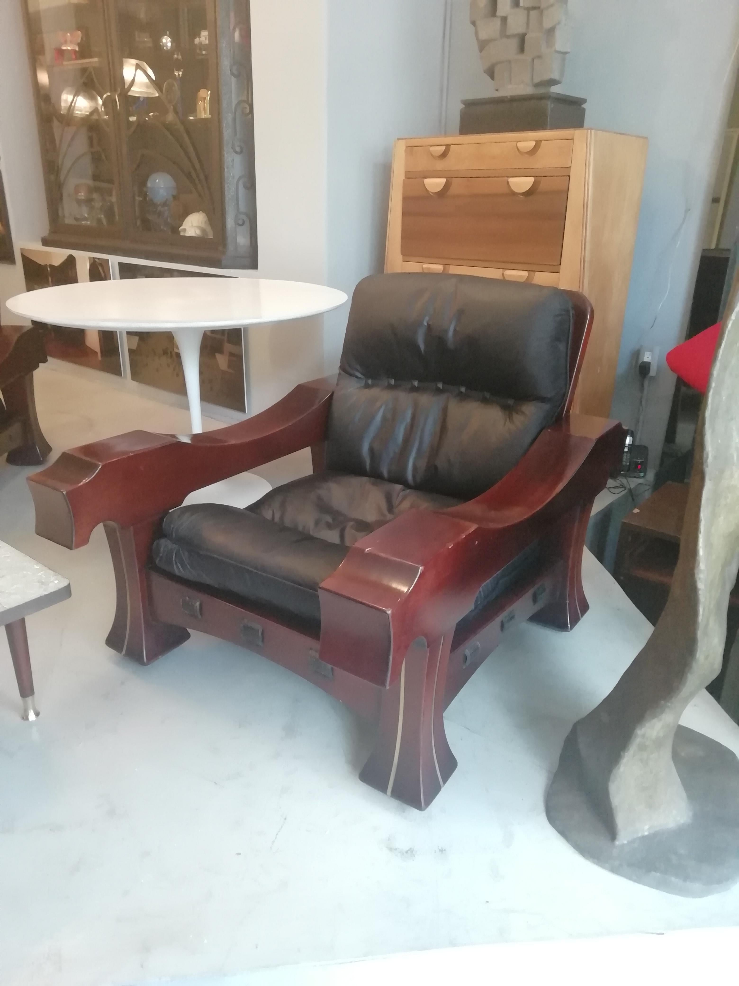Late 20th Century Luciano Frigerio Pair of Italian Mahogany and Black Leather Ussaro Armchairs For Sale