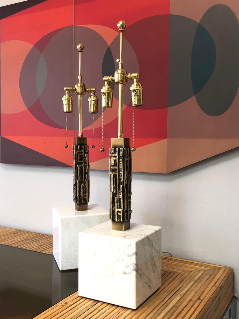 Luciano Frigerio Pair of Large Bronze and Marble Table Lamps, 1970s For Sale 7