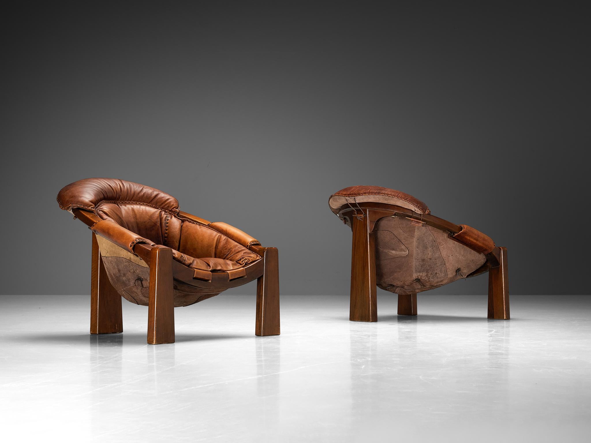 Brutalist Luciano Frigerio Pair of Lounge Chairs in Leather and Mahogany 