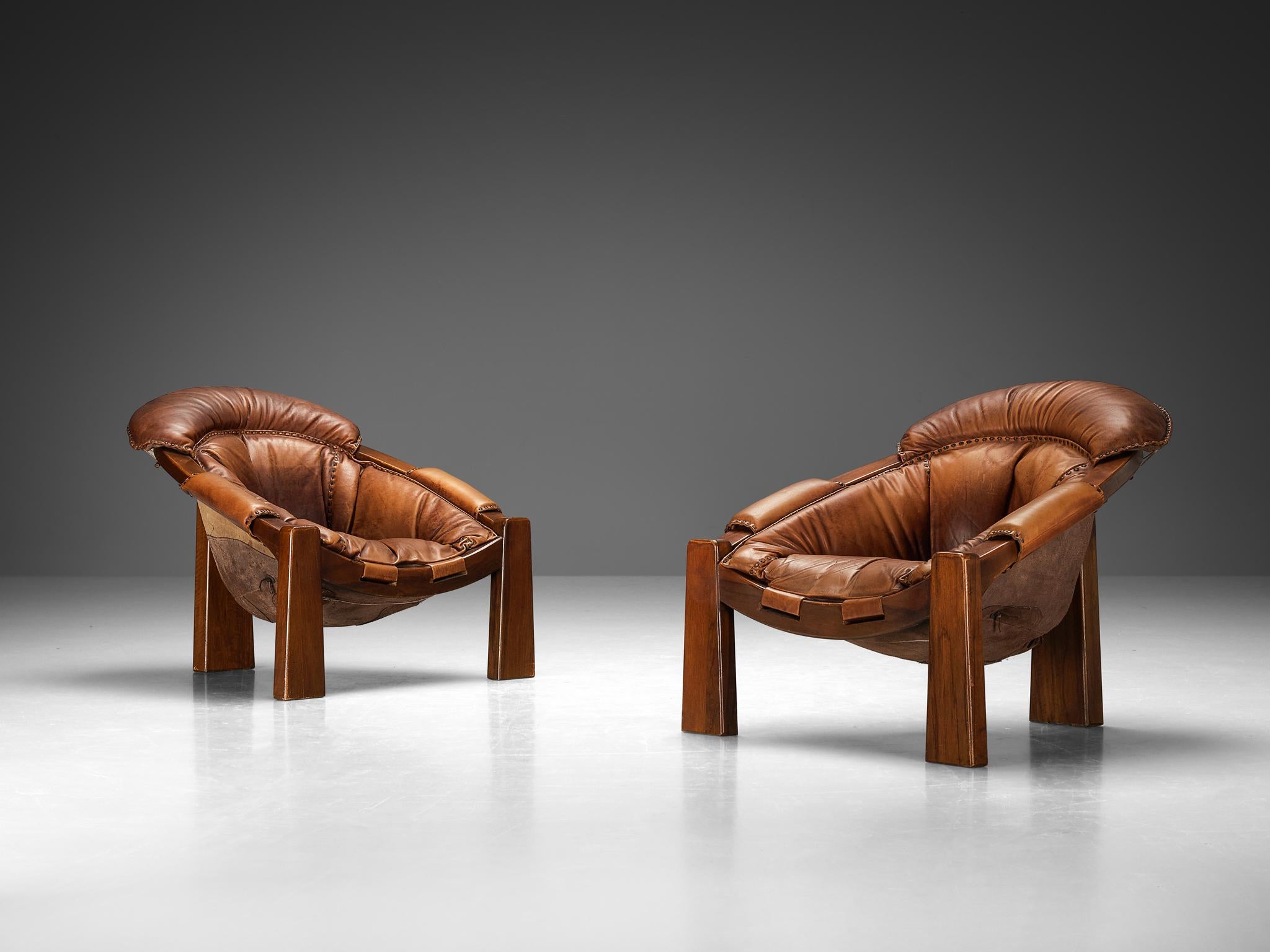 Luciano Frigerio Pair of Lounge Chairs in Leather and Mahogany  2