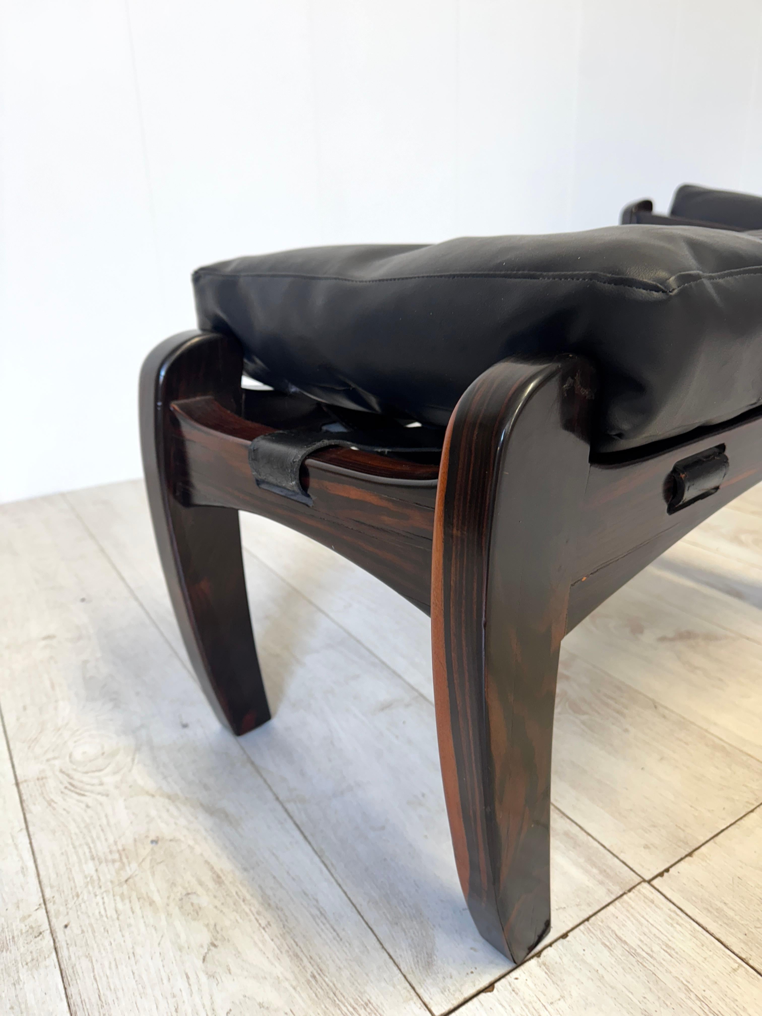Luciano Frigerio, Sillón y otomana  mod. 'Rancero' 1970s en venta 5
