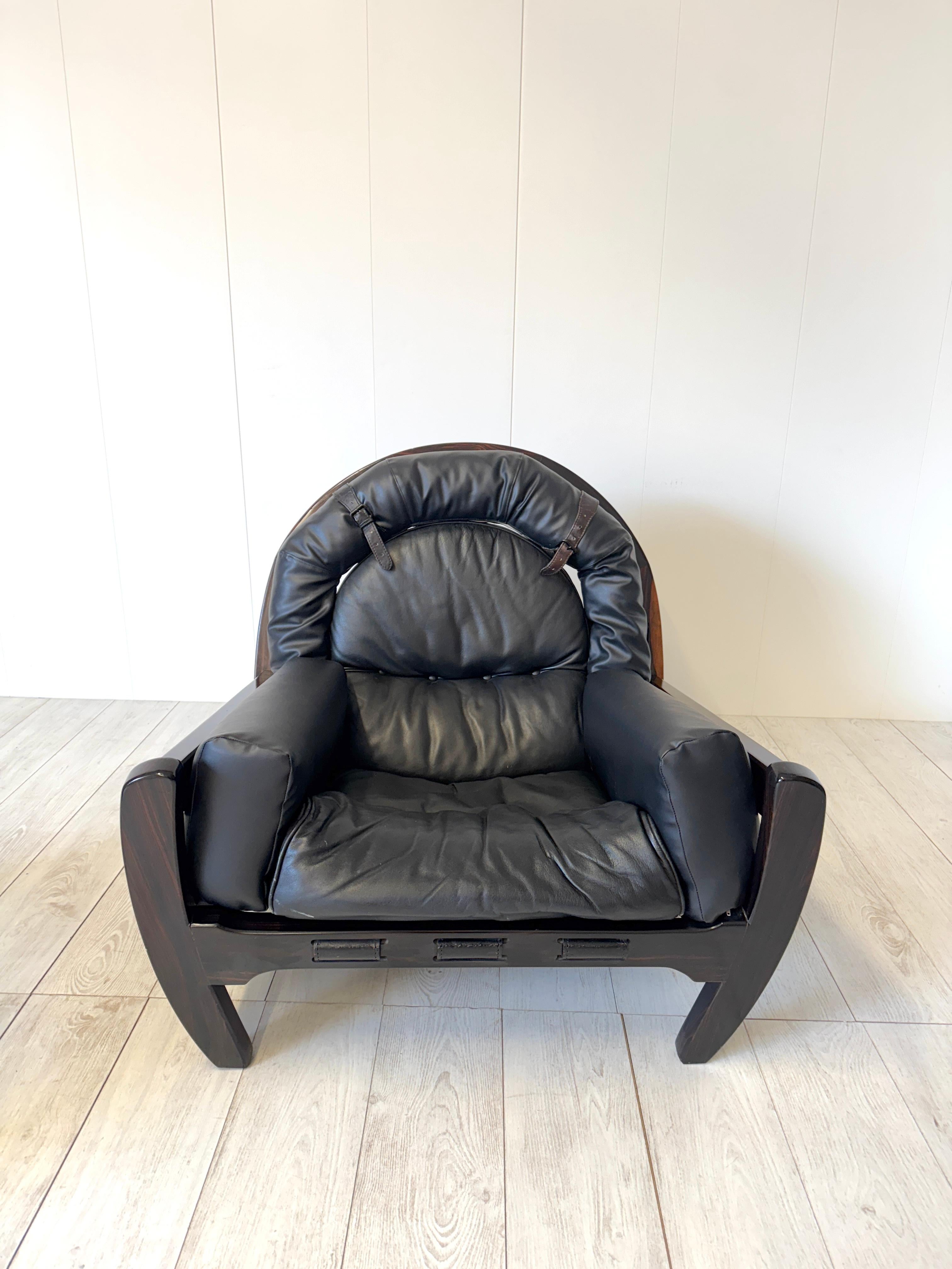 Luciano Frigerio, Sillón y otomana  mod. 'Rancero' 1970s Cuero en venta