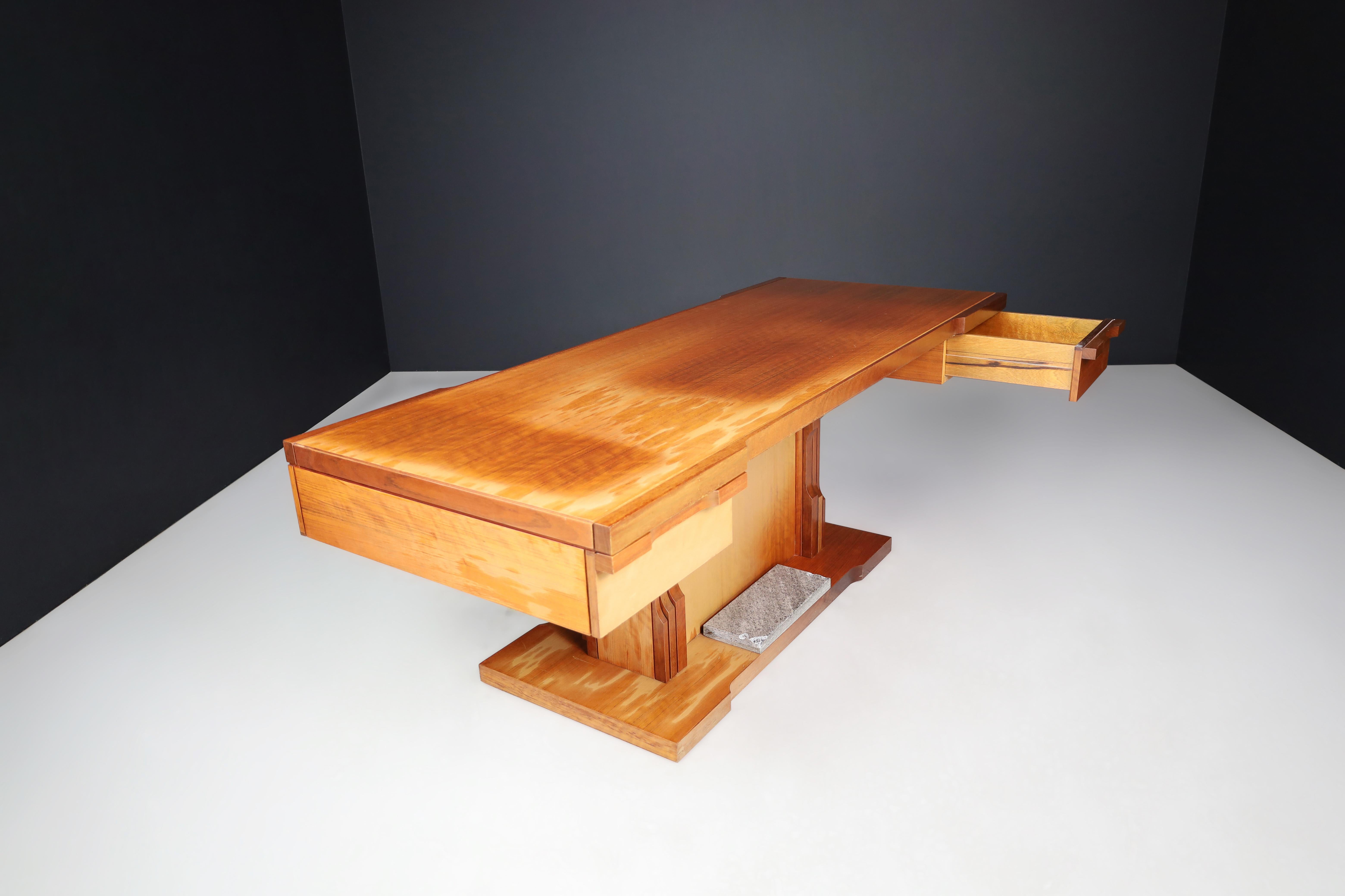 Luciano Frigerio Presidential Writing Desk in Walnut, Italy 1970s For Sale 9