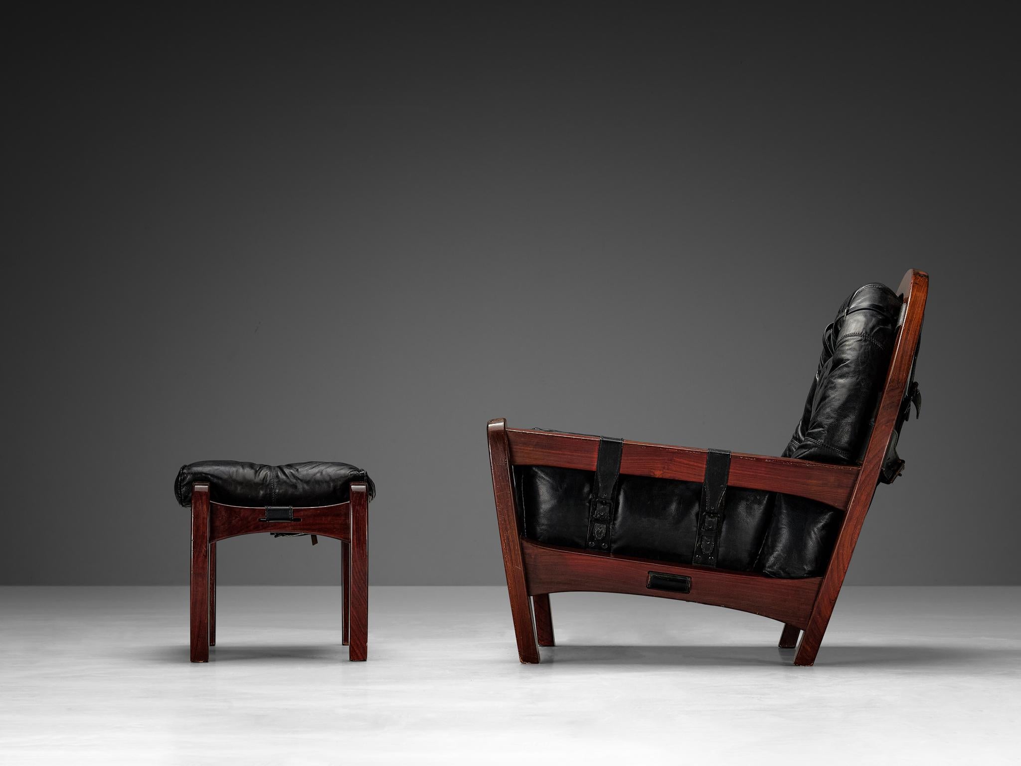 Mid-Century Modern Luciano Frigerio 'Rancero' Lounge Chair avec Ottoman en cuir noir  en vente