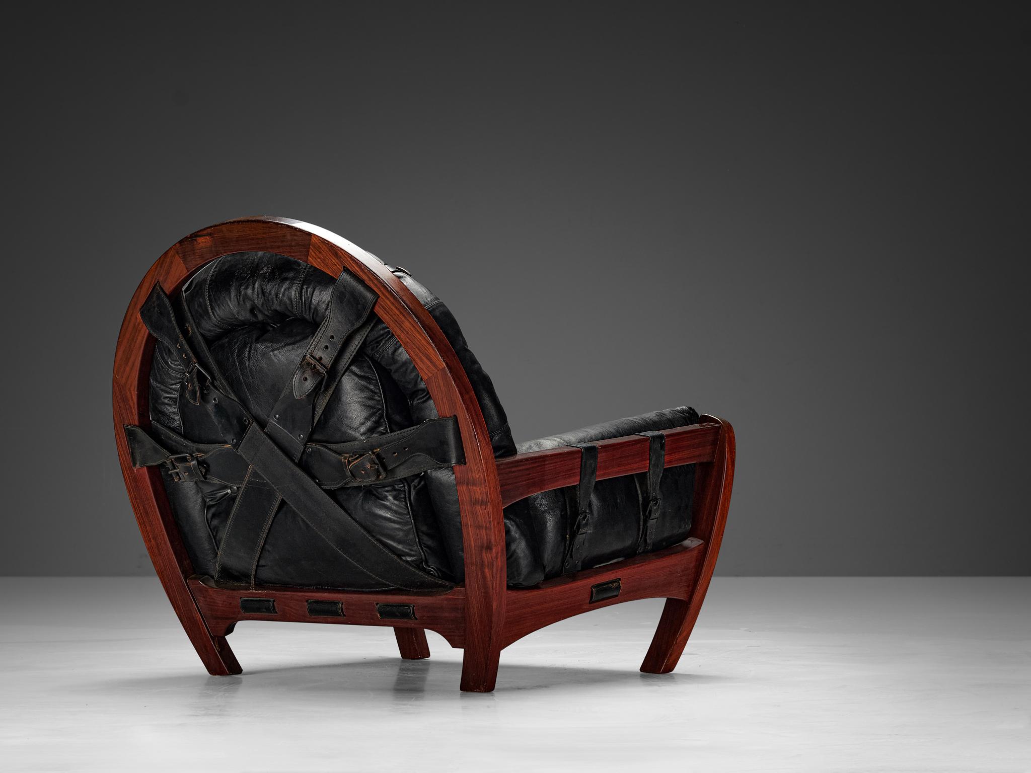 Fin du 20e siècle Luciano Frigerio 'Rancero' Lounge Chair avec Ottoman en cuir noir  en vente