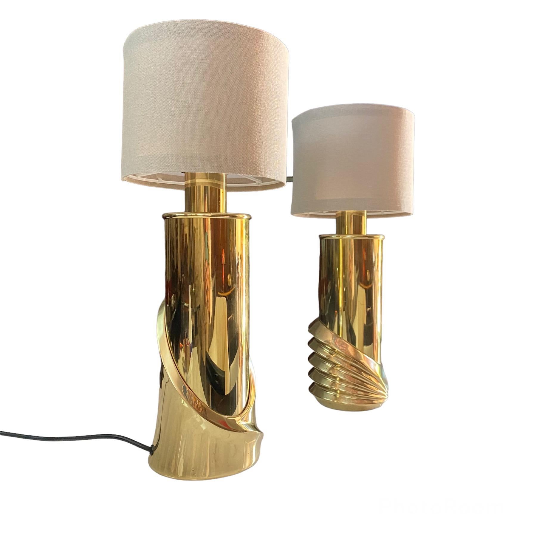 Luciano Frigerio Set of 2 Brass Desk Lamps, Italy 1970. 
 
Amazing set composed of 2 Brass Desk Lamps designed by Luciano Frigerio.
The lamps are in perfect conditions, slight signs of age and use.
 
The 2 lamps have different designs but they