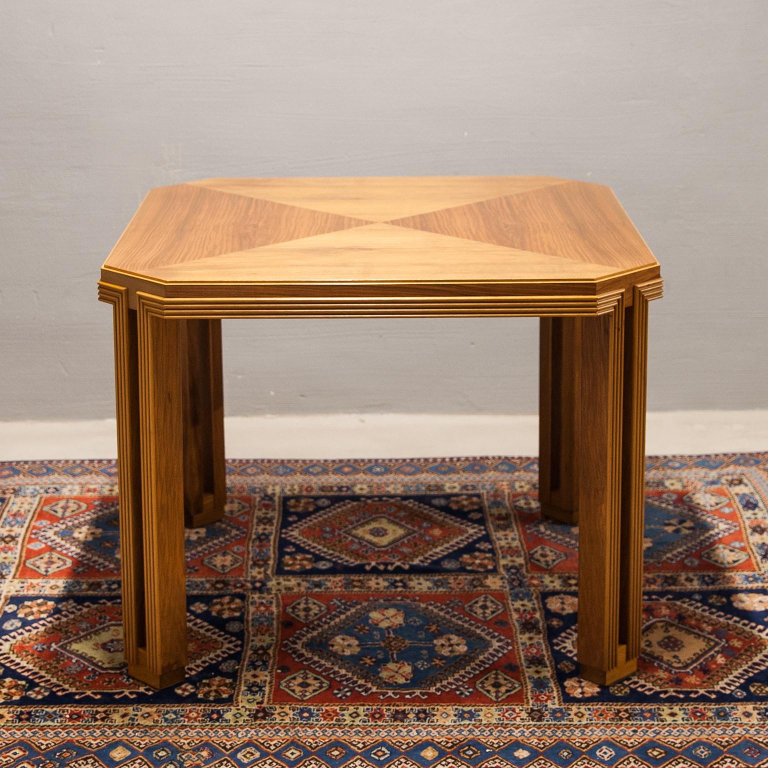 Wonderful dining table, salon table with elegant oak inlays and four beautifully crafted legs. A highlight in every entrance area or dining room.