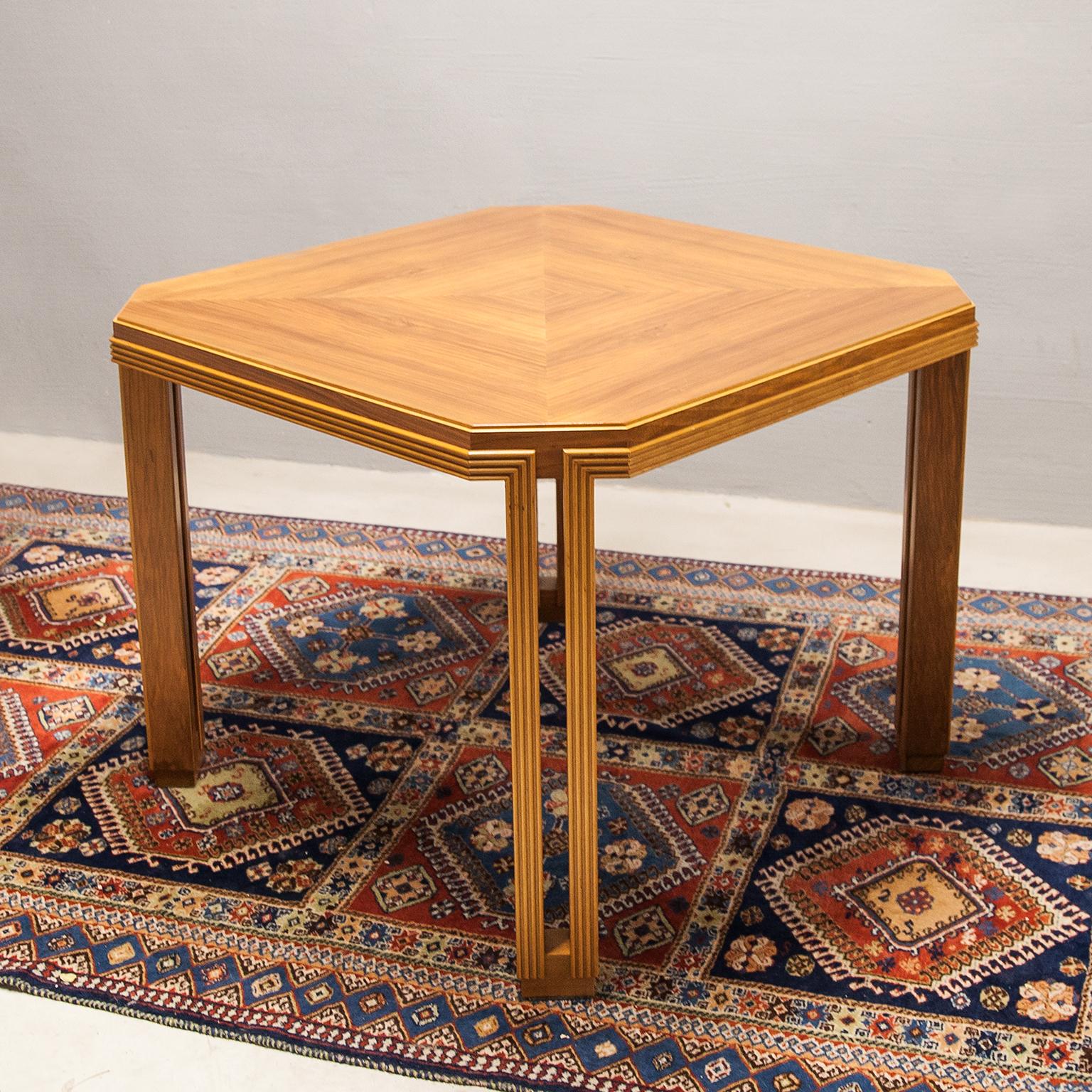 Mid-Century Modern Table de salle à manger carrée Luciano Frigerio en vente