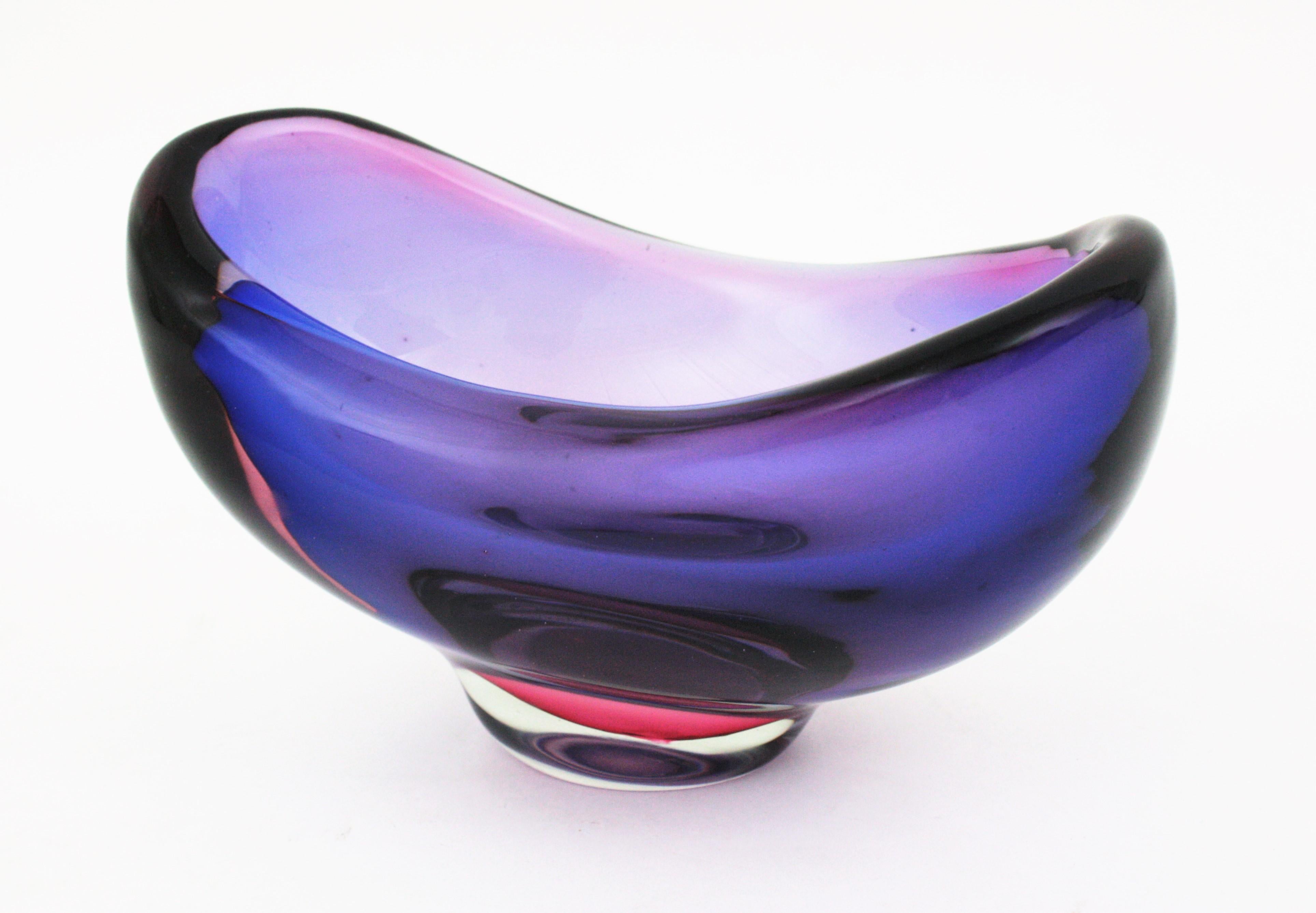 Hand-Crafted Luciano Gaspari Salviati Signed Murano Purple Pink Blue Sommerso Art Glass Bowl For Sale