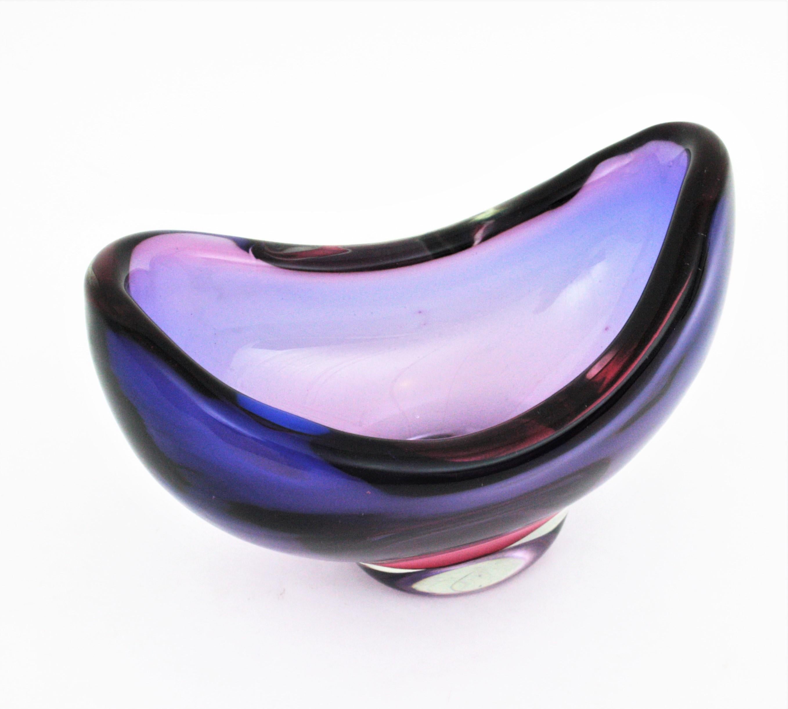 Luciano Gaspari Salviati Signed Murano Purple Pink Blue Sommerso Art Glass Bowl In Excellent Condition For Sale In Barcelona, ES