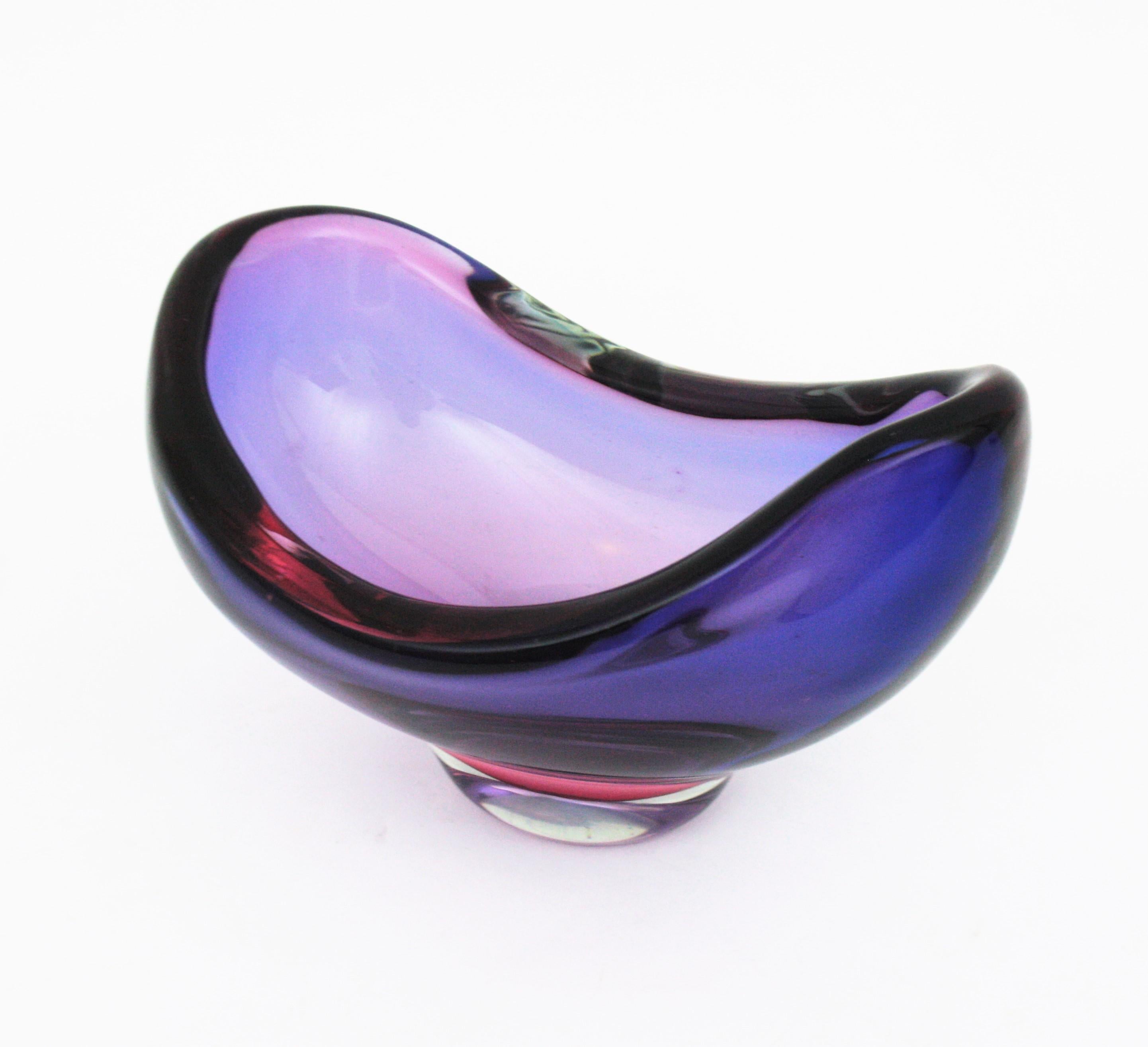 20th Century Luciano Gaspari Salviati Signed Murano Purple Pink Blue Sommerso Art Glass Bowl For Sale