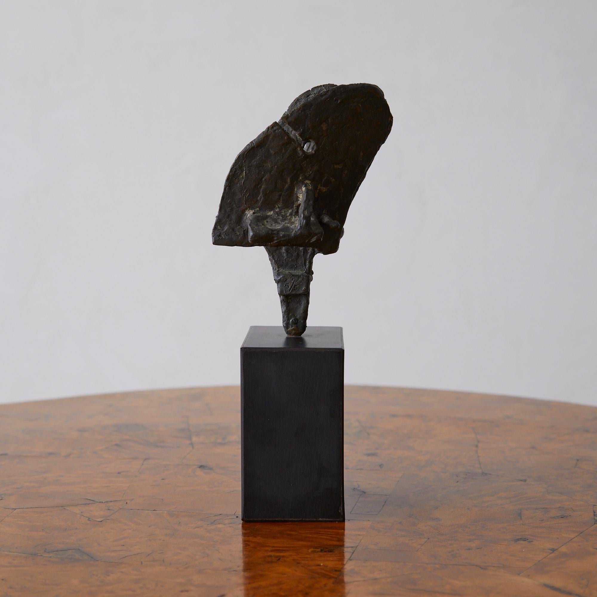 Italiano Scultura in bronzo di Luciano Minguzzi in vendita