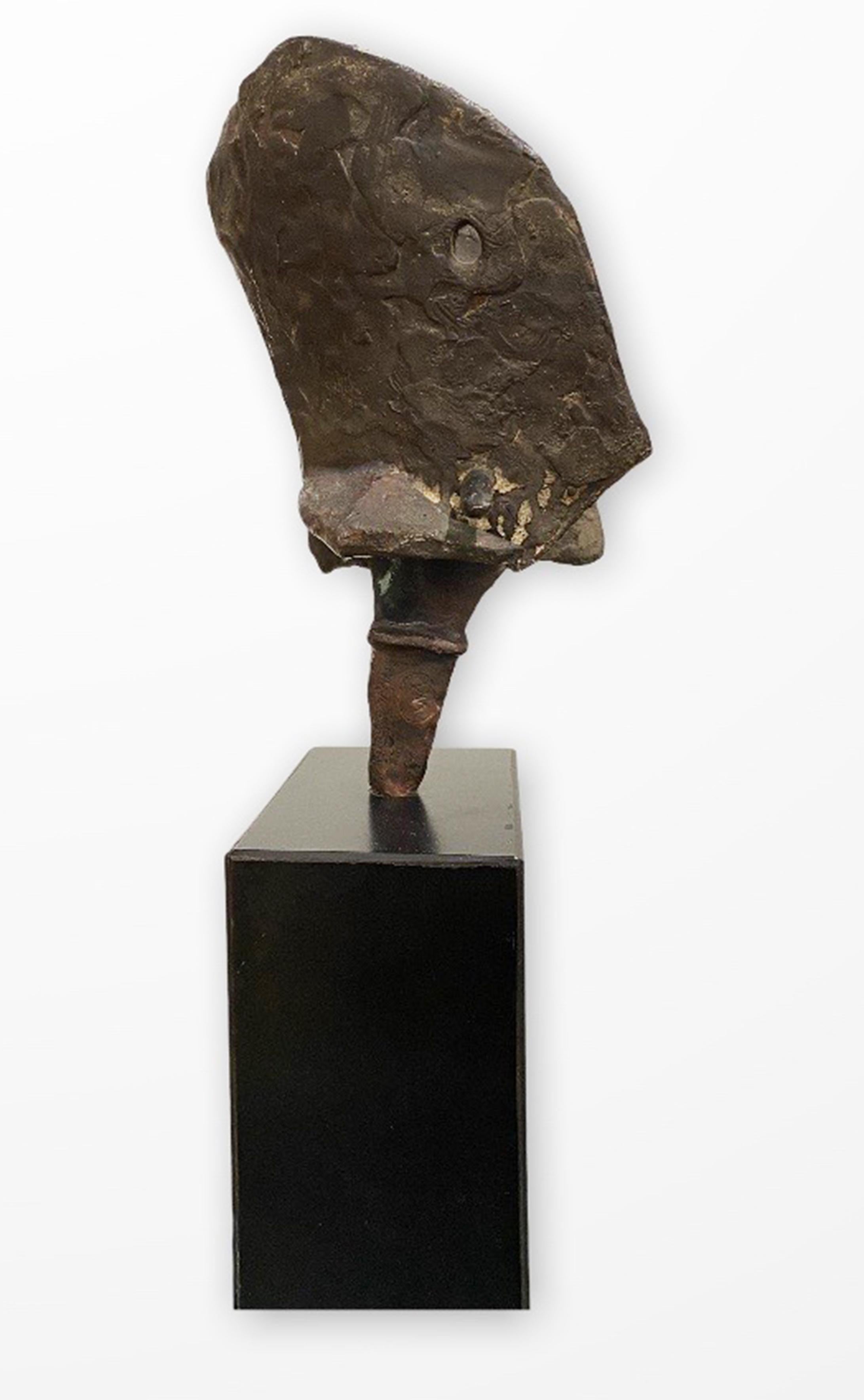 Piccolo Guerriero (Little Warrior) - Sculpture by Luciano Minguzzi