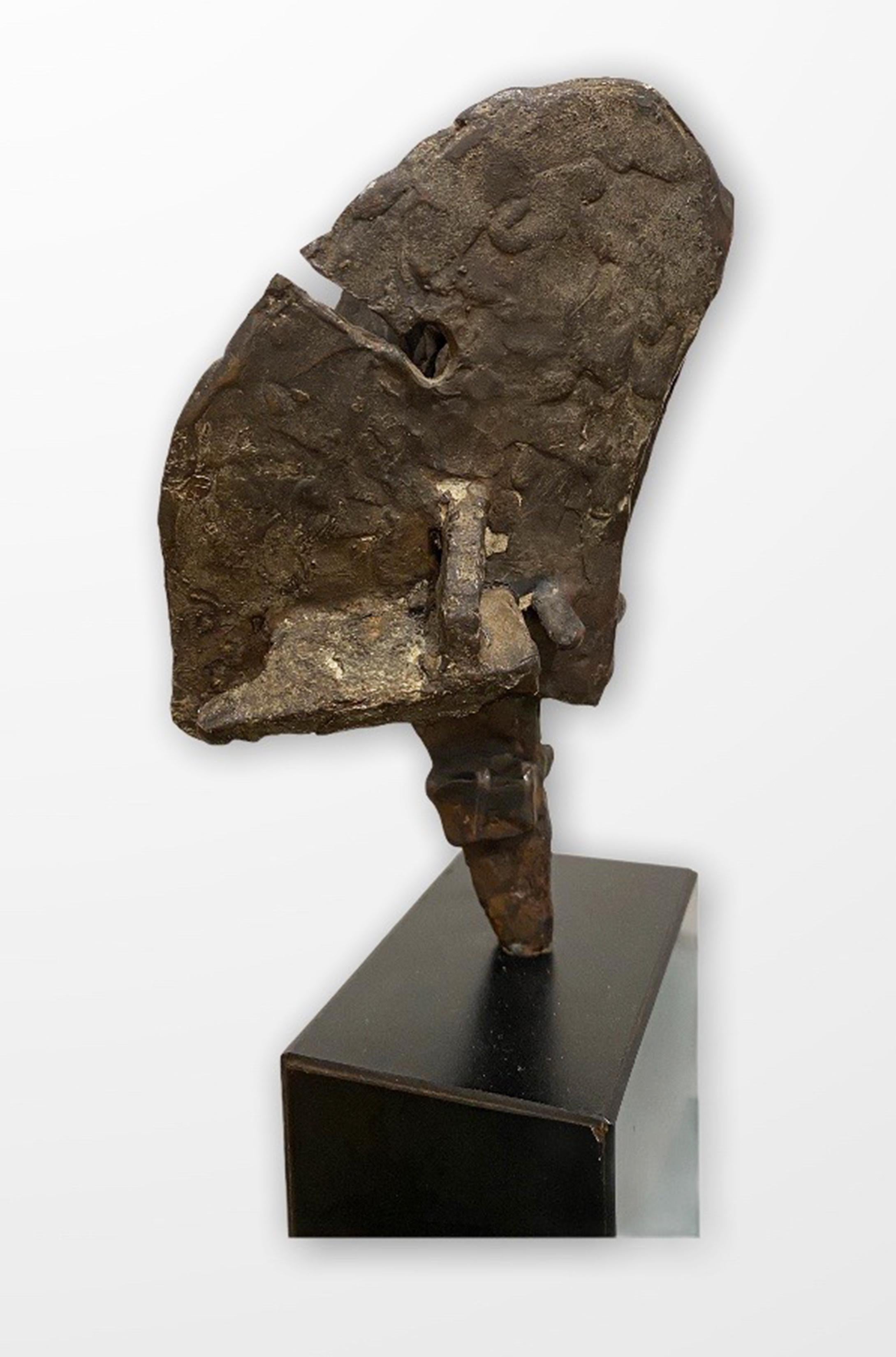 Luciano Minguzzi (Italiener, 1911-2004)
Piccolo Guerriero (Kleiner Krieger) ca. 1950er Jahre
Bronze
Monogrammiert und nummeriert 1/5

Höhe von unten nach oben:  ca. 12