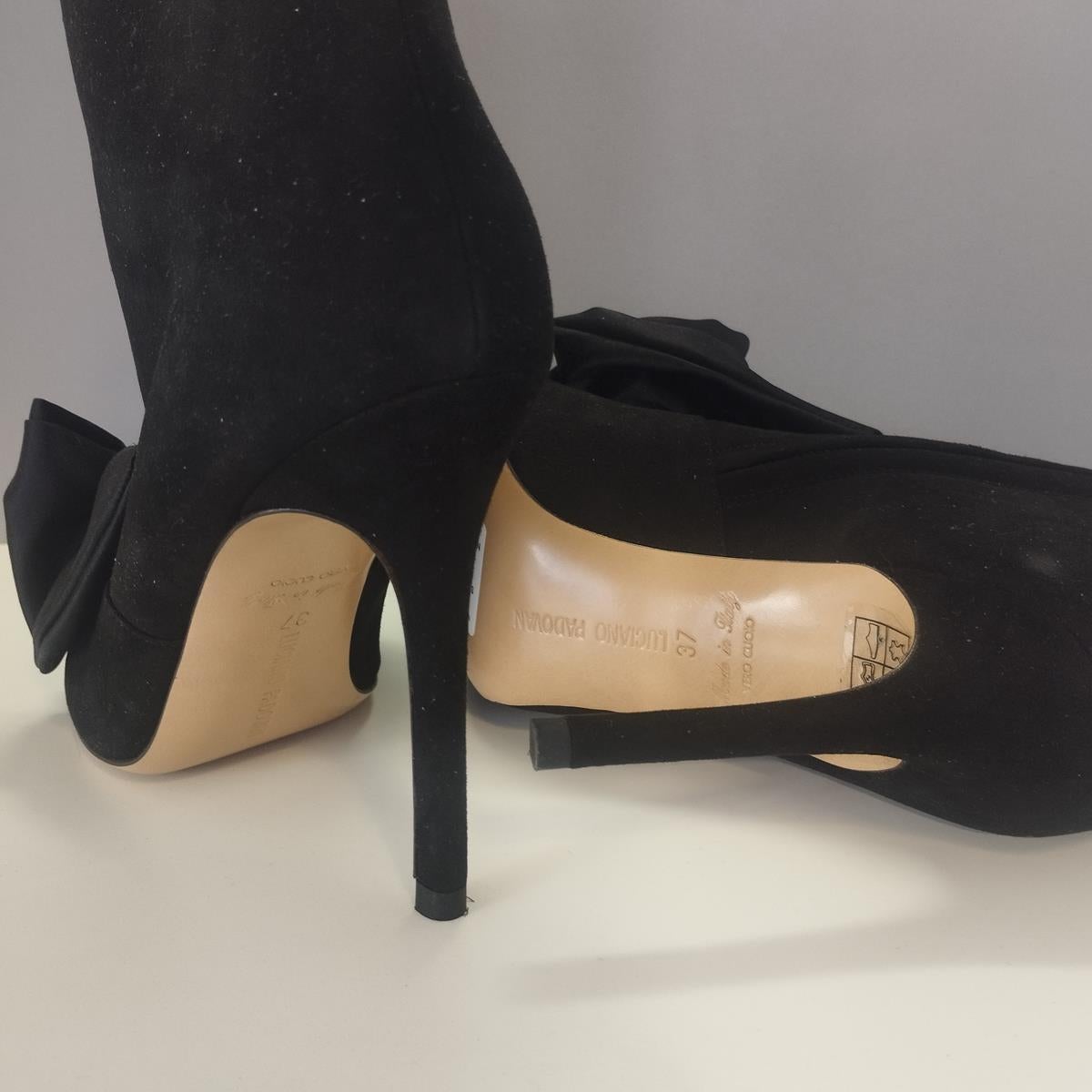 Luciano Padovan Suede Ankle Boots IT 37 For Sale 1