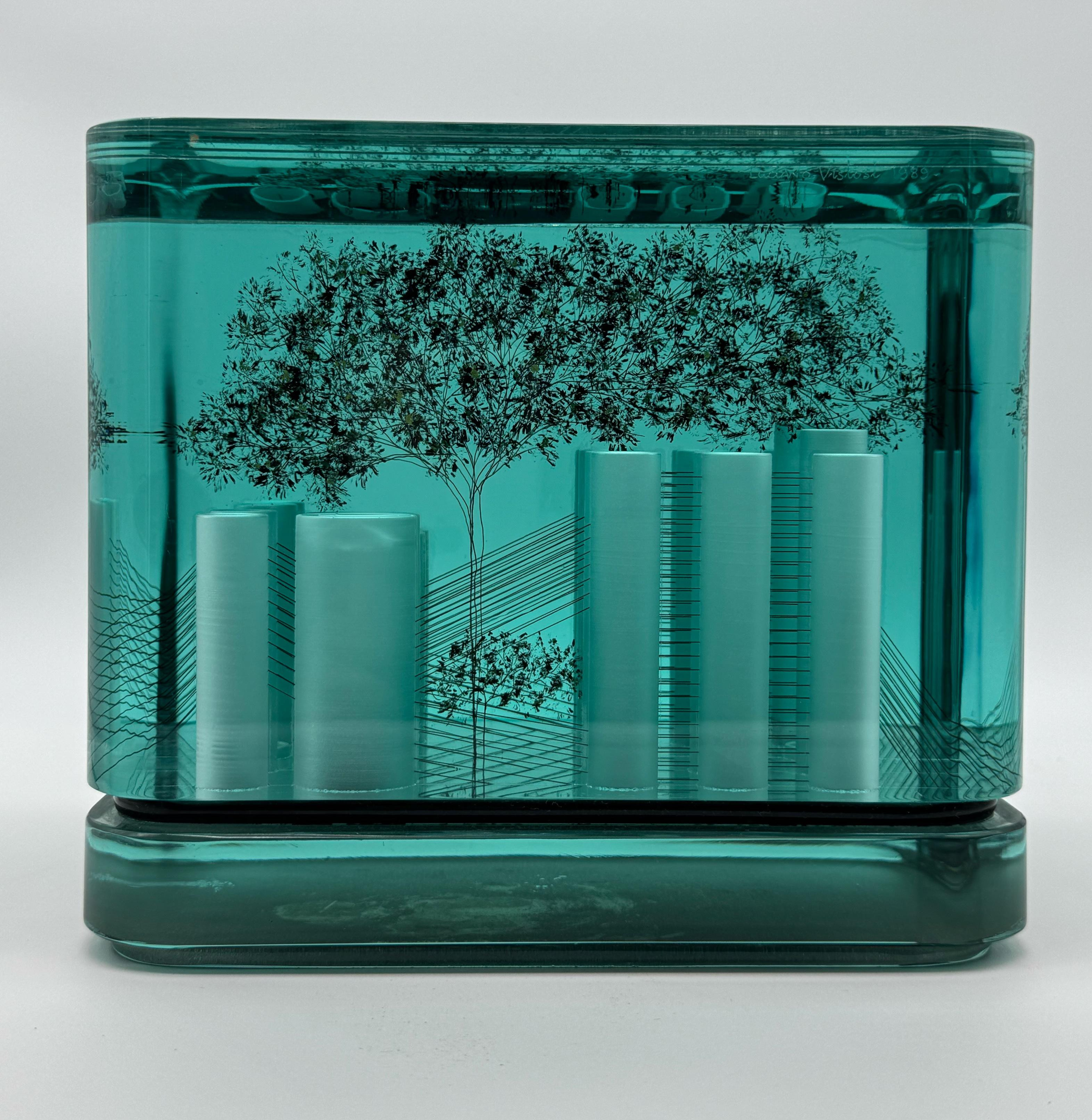Wir präsentieren eine atemberaubende architektonische Skulptur aus Murano-Glas von Luciano Vistosi, ein wahres Meisterwerk, das die Eleganz von Murano-Glas mit einer modernen architektonischen Vision verbindet. Dieses außergewöhnliche Werk ist ein