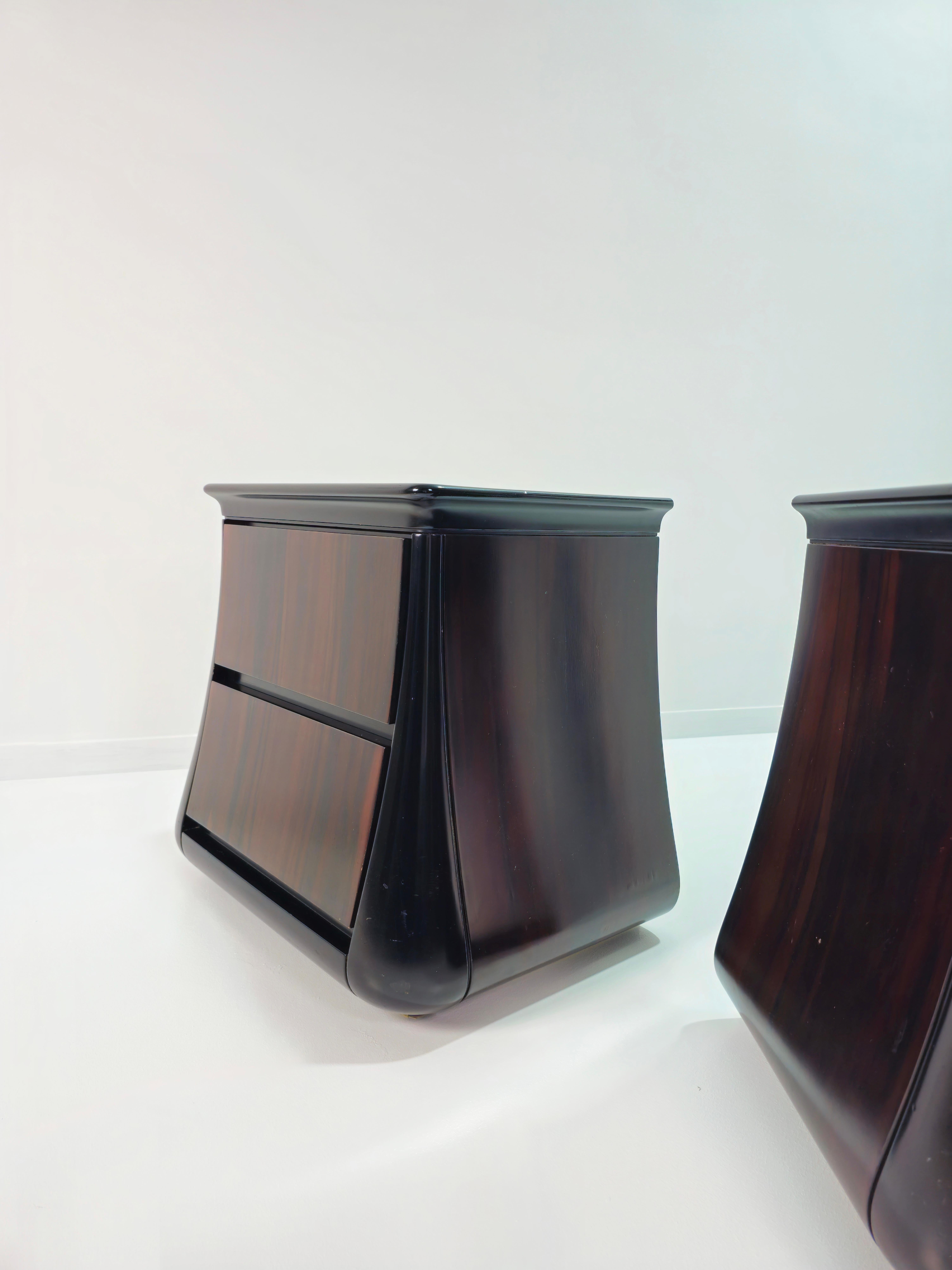 Luciano Frigerio Pair of Bedside Tables Ebony Wood Italian  Mid-Century 1970s In Excellent Condition In Palermo, IT