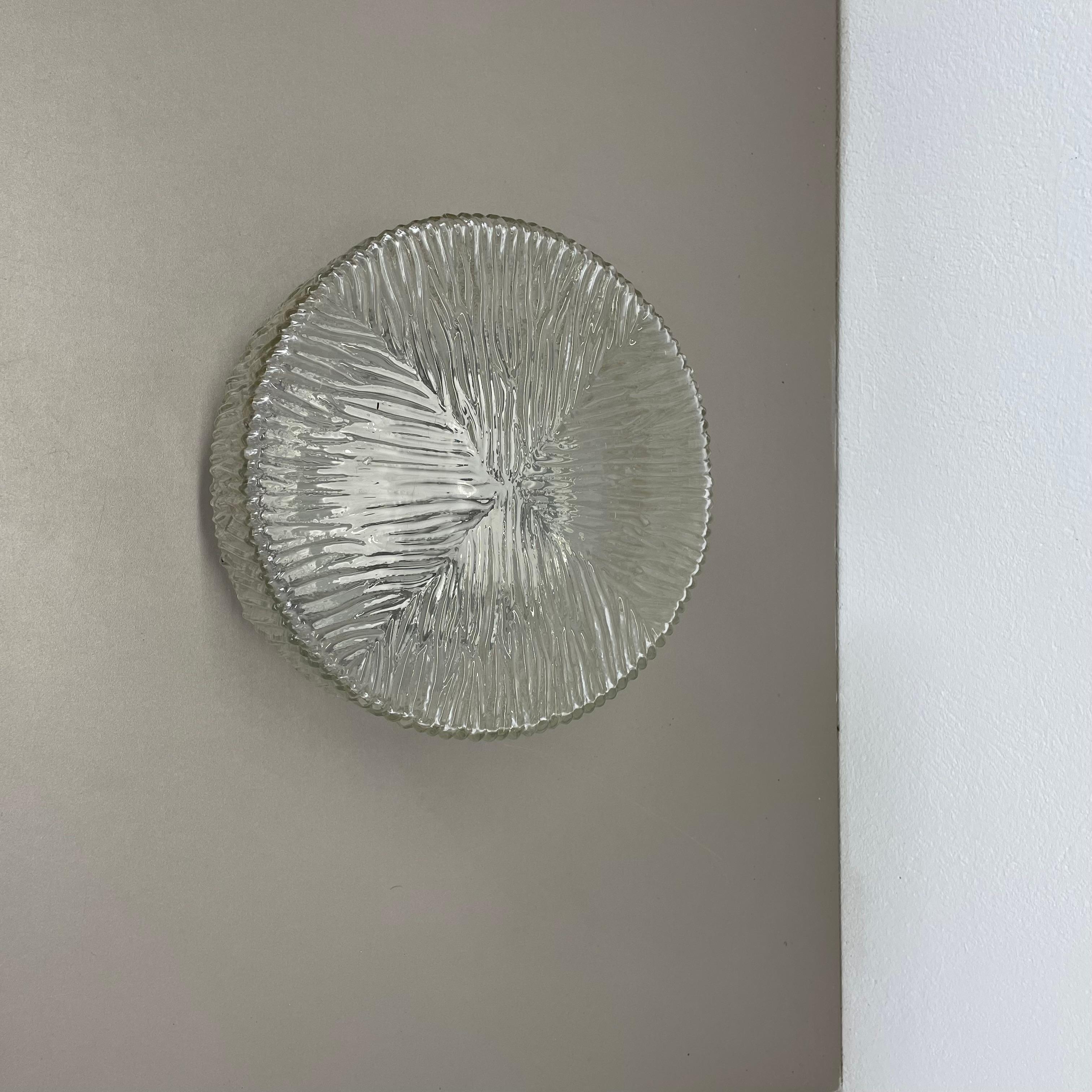 lucid textured Wall ceiling Light Helena Tynell Glashütte Limburg Style, 1960er Jahre (Moderne der Mitte des Jahrhunderts) im Angebot