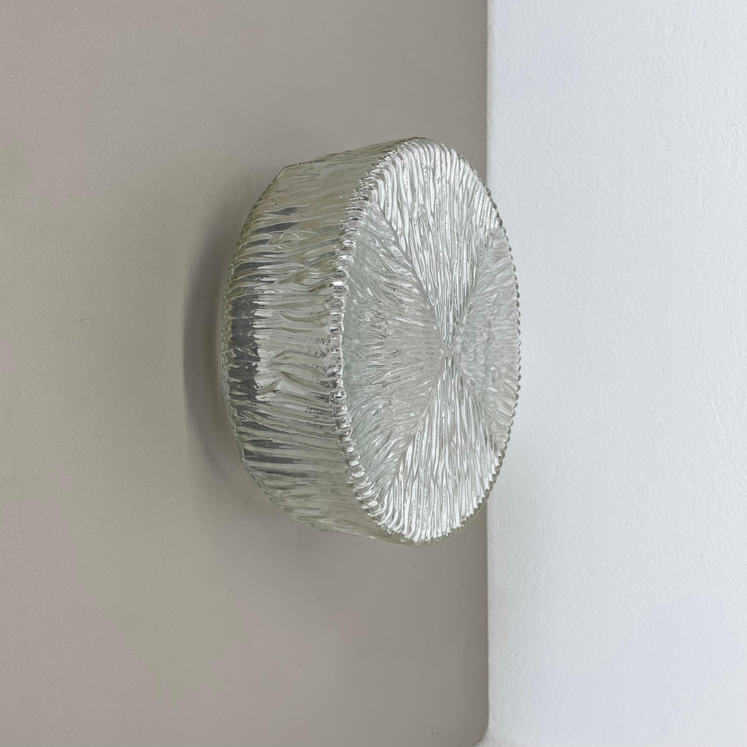 lucid textured Wall ceiling Light Helena Tynell Glashütte Limburg Style, 1960er Jahre (Deutsch) im Angebot