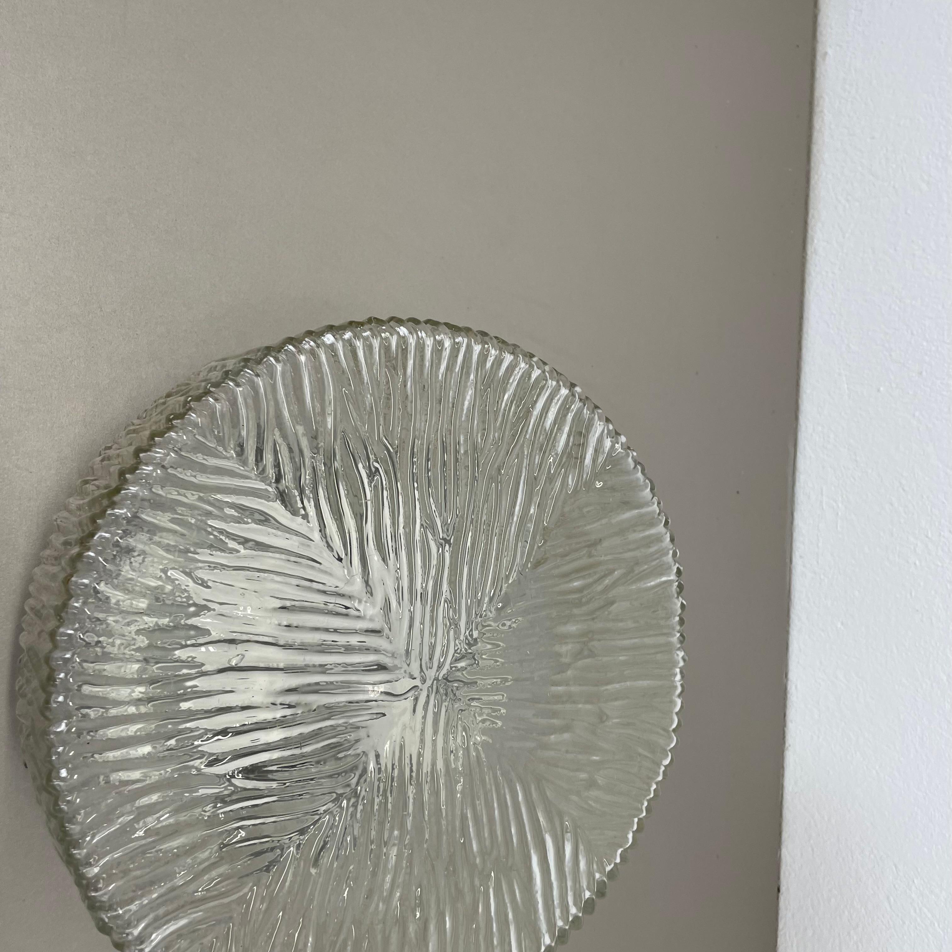 lucid textured Wall ceiling Light Helena Tynell Glashütte Limburg Style, 1960er Jahre (20. Jahrhundert) im Angebot