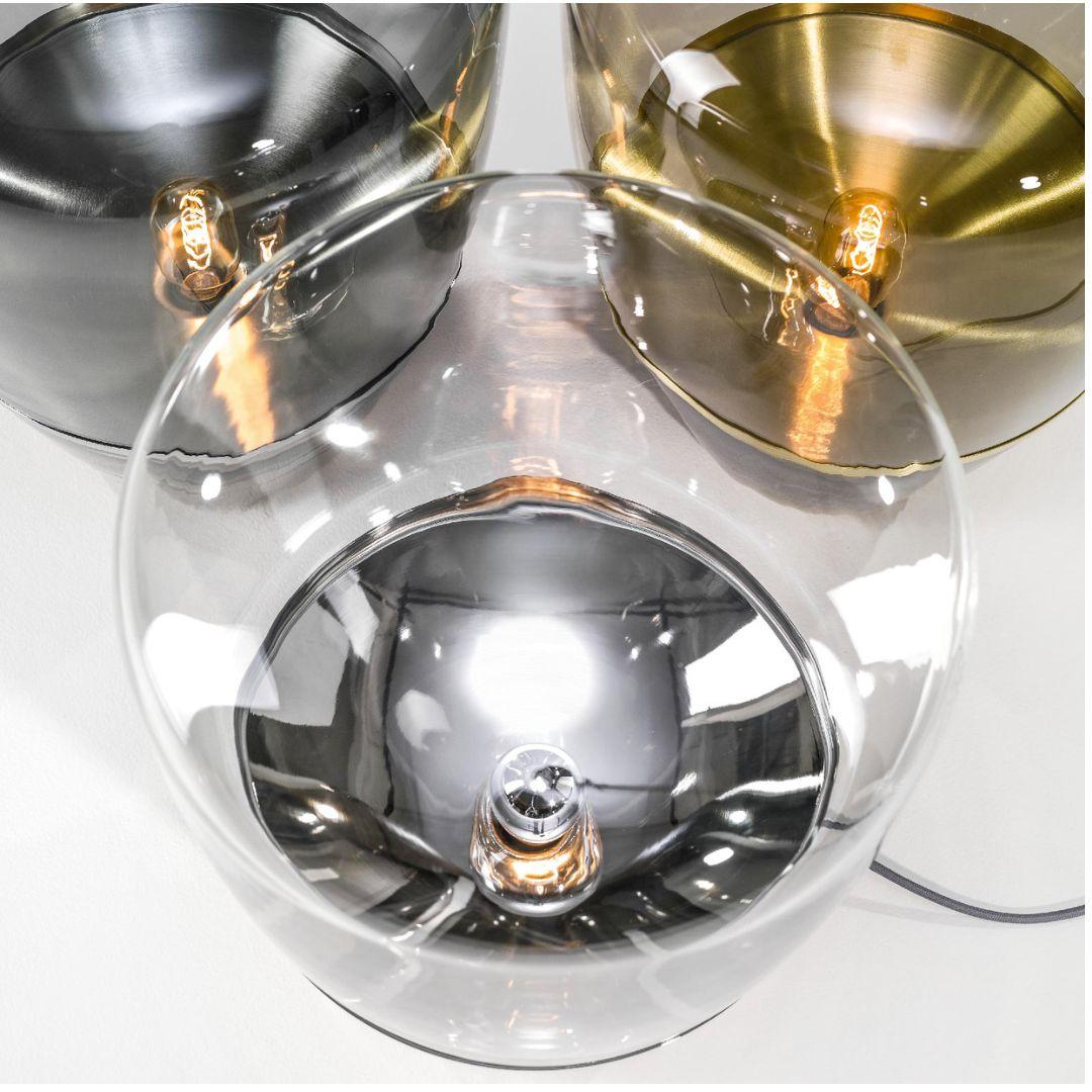 Grand lampadaire 'Balloons' en verre soufflé translucide et chrome pour Brokis

Fabriqué à la main sur commande par Brokis en République tchèque, en utilisant les mêmes techniques artisanales de soufflage de verre et de travail du métal qu'ils