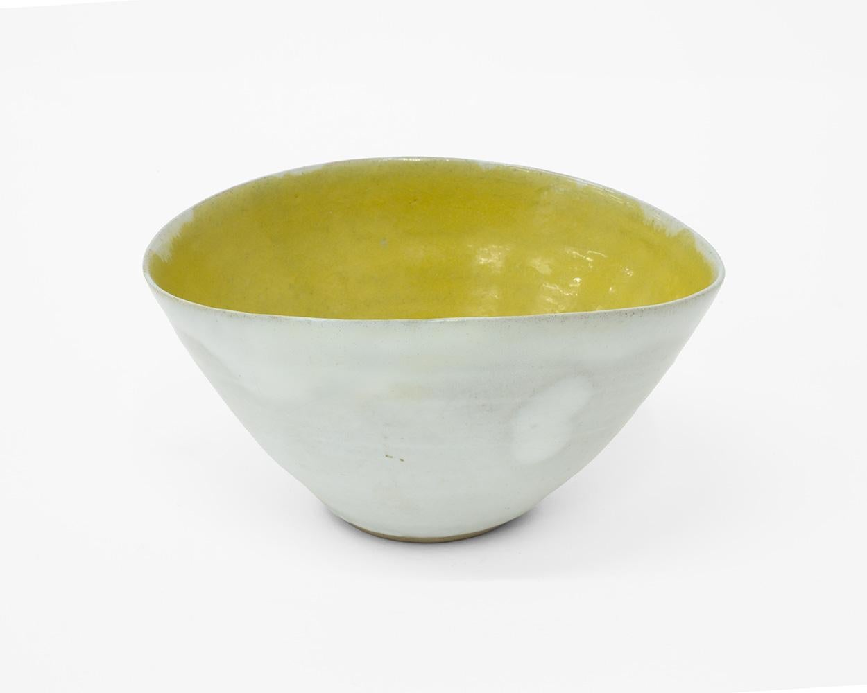 Bol elliptique - Sculpture de Lucie Rie