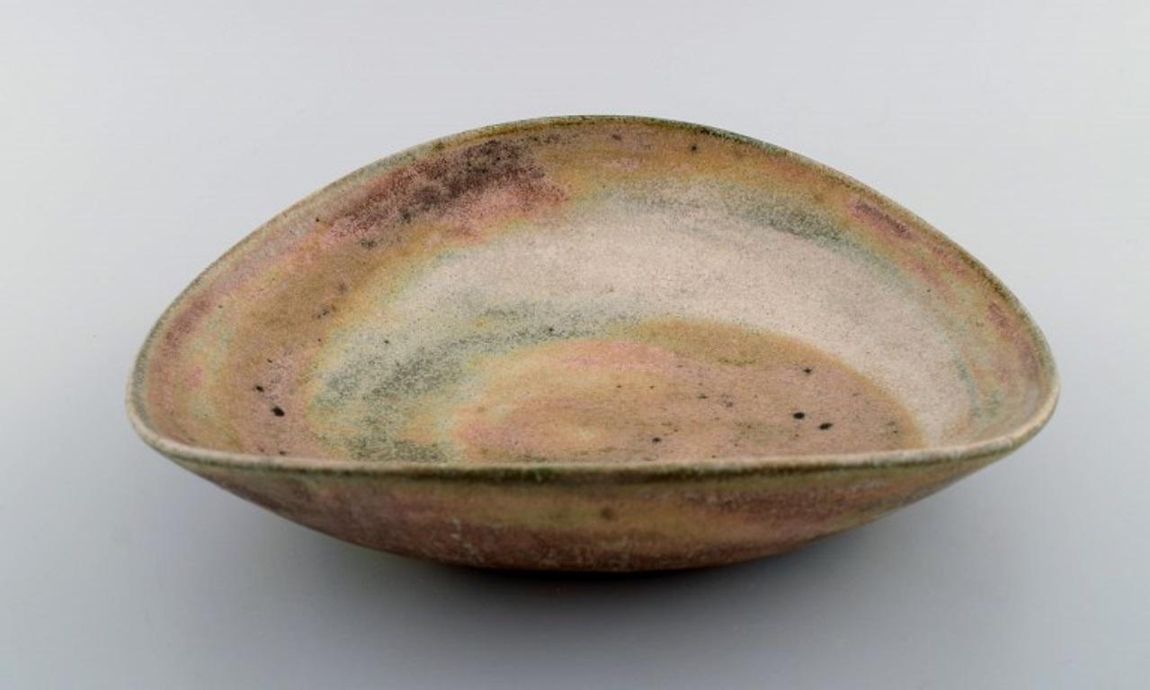 Modern Lucie Rie, Austrian-born British ceramist. Large modernist bowl in stoneware. For Sale