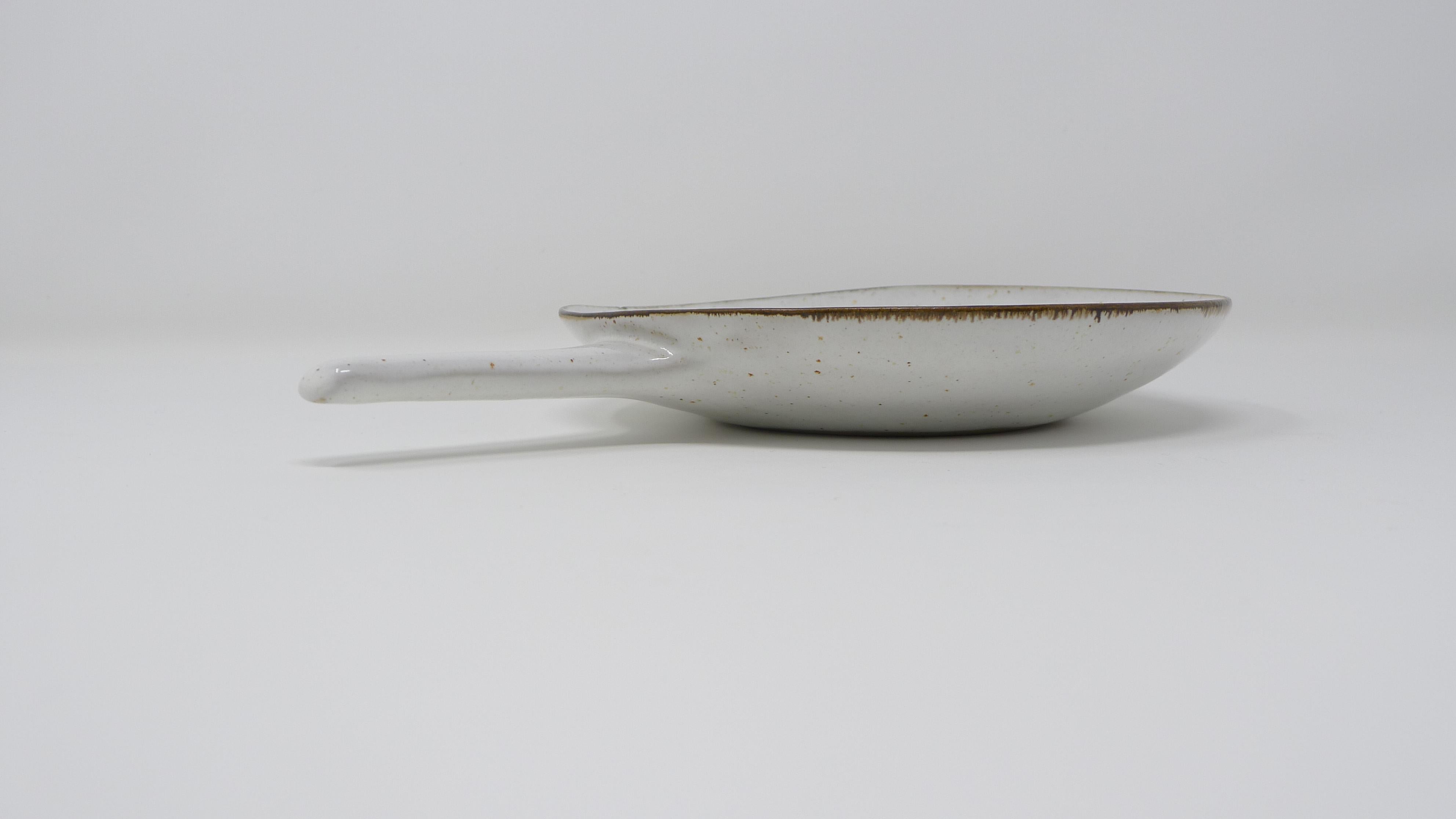 Mid-Century Modern Lucie Rie; Handled Dish in Cream, Signed to Underside, 1950s