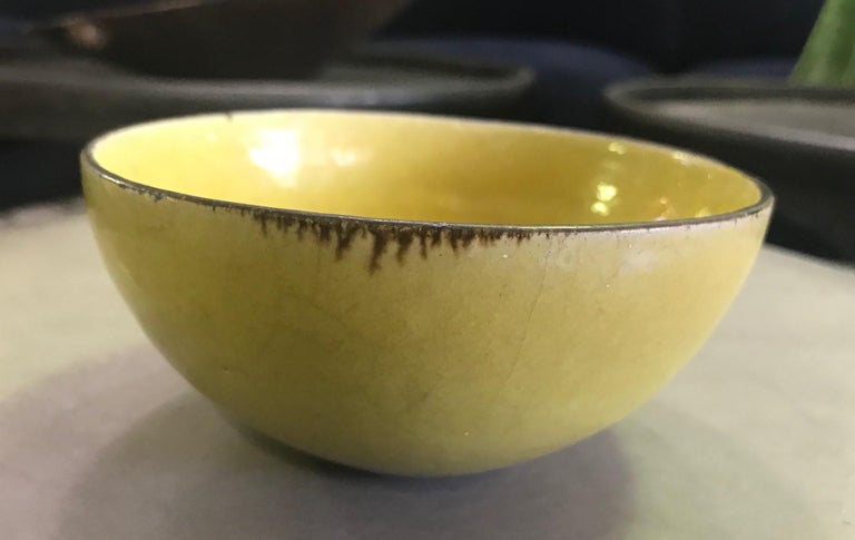 Mid-Century Modern Lucie Rie & Hans Coper Signed Stamped Yellow Glazed Stoneware Bowl, circa 1950 For Sale