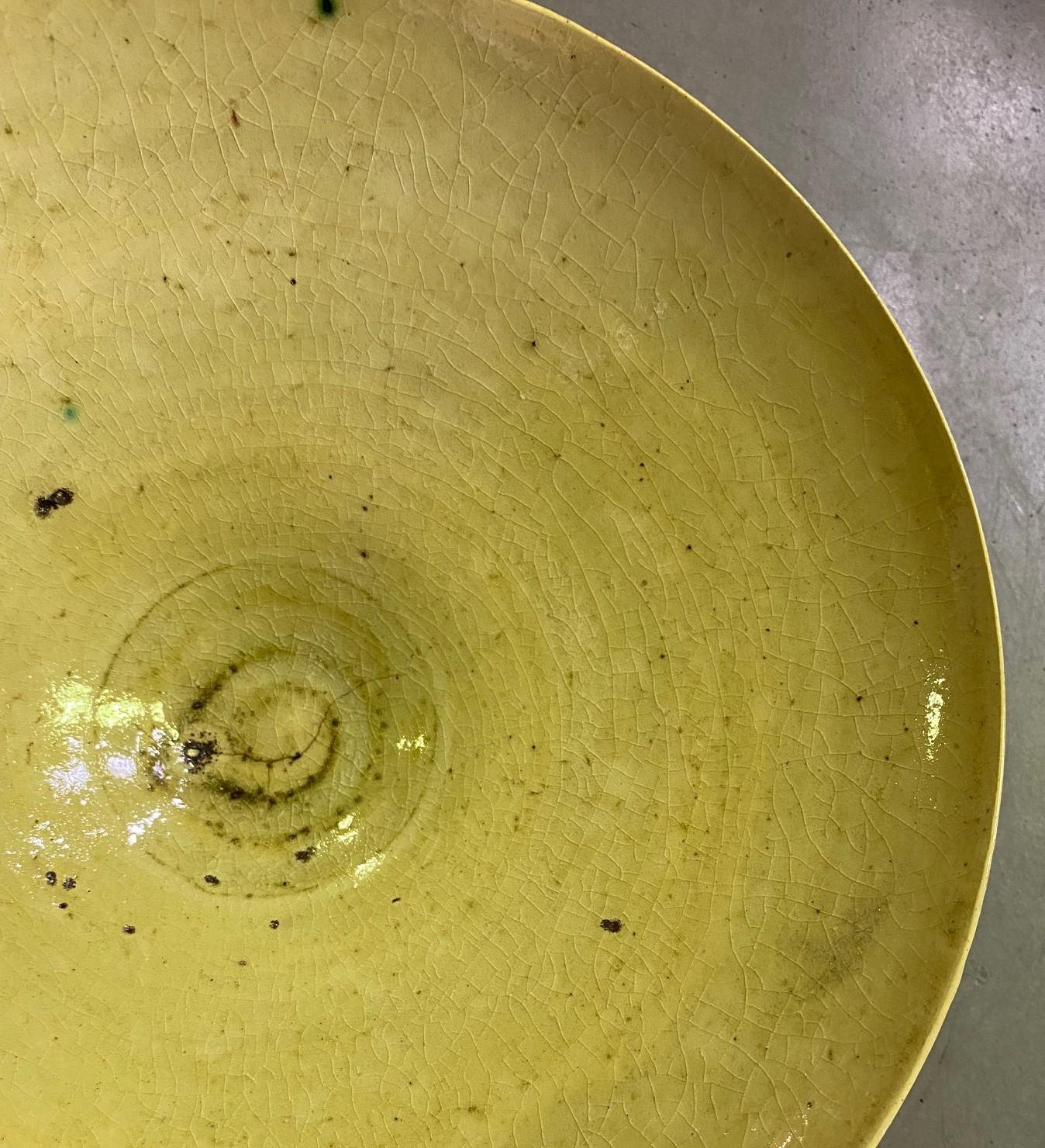 Lucie Rie Signed Stamped Yellow Speckle Glazed British Pottery Bowl, circa 1950s For Sale 1