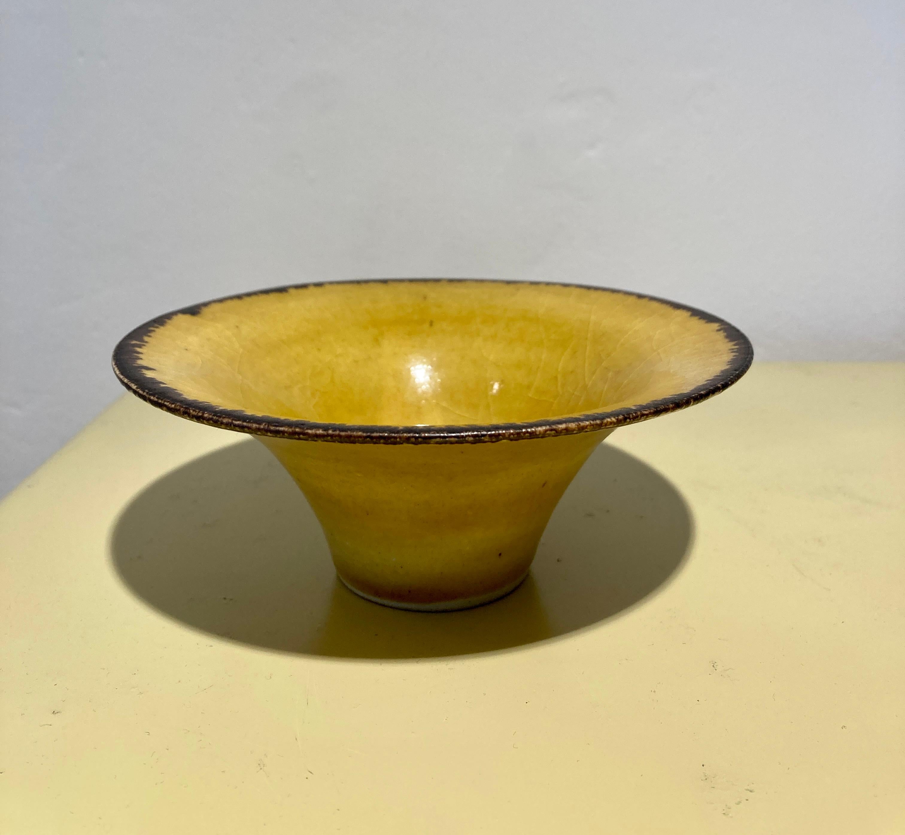 Lucie Rie, Uranium Yellow Flaring Porcelain Bowl, signed For Sale 8