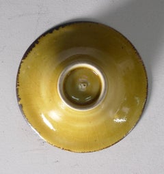 Lucie Rie, Ciotola in porcellana svasata giallo uranio, firmata