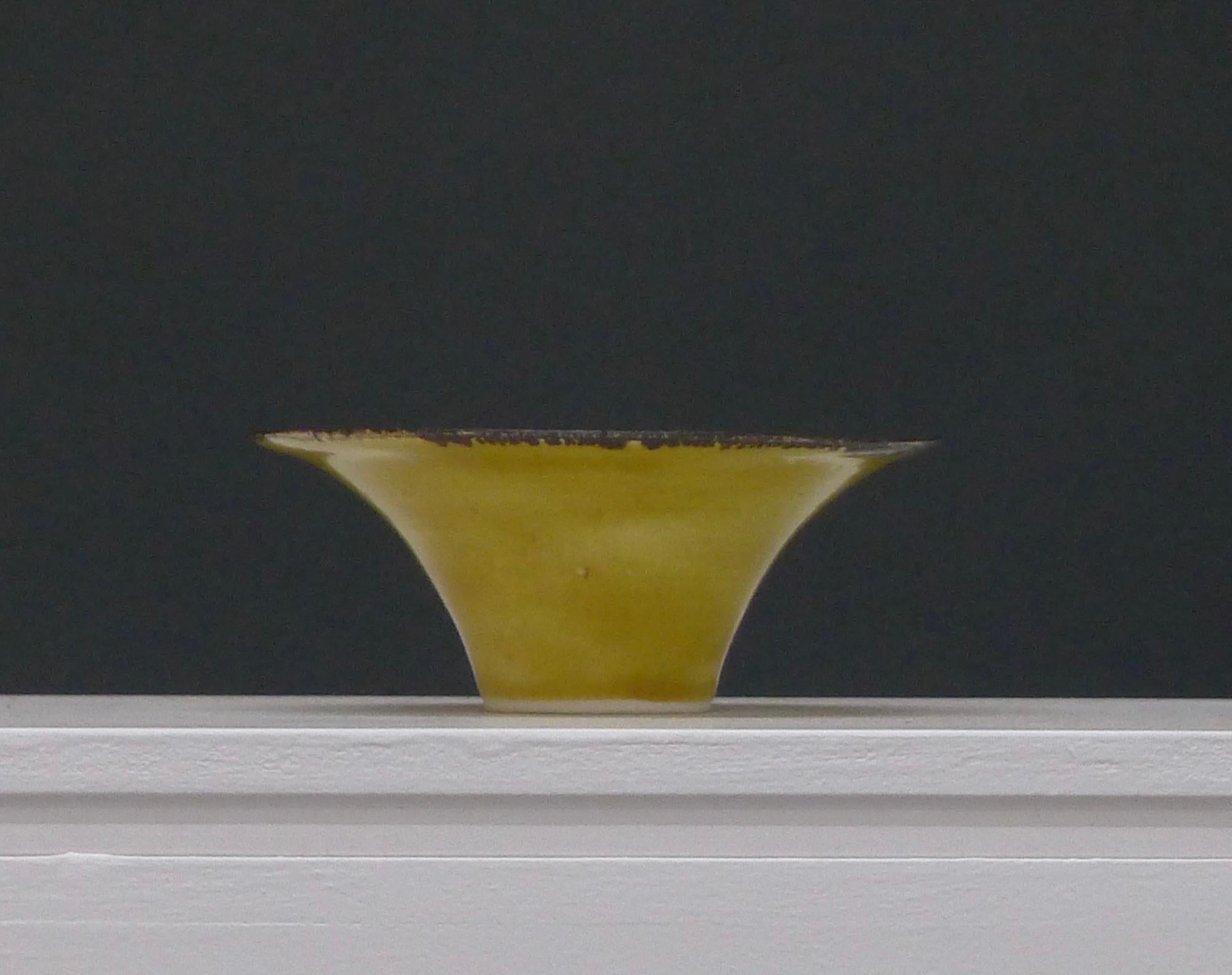Lucie Rie, Uranium Yellow Flaring Porcelain Bowl, signed In Good Condition For Sale In Wargrave, Berkshire