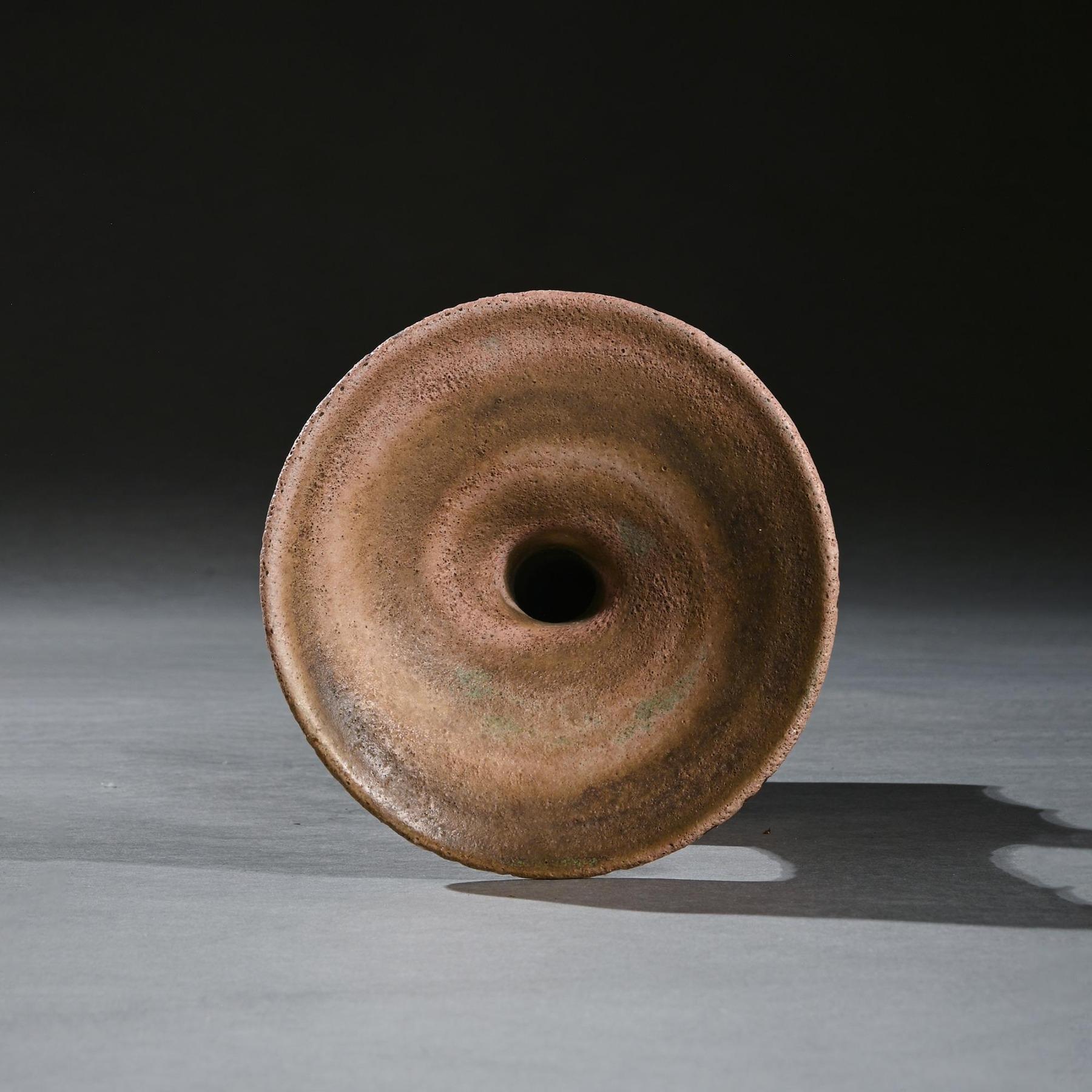 Lucie Ries Vase à lèvre évasée Grès mélangé Circa 1985 Bon état - En vente à Benington, Herts