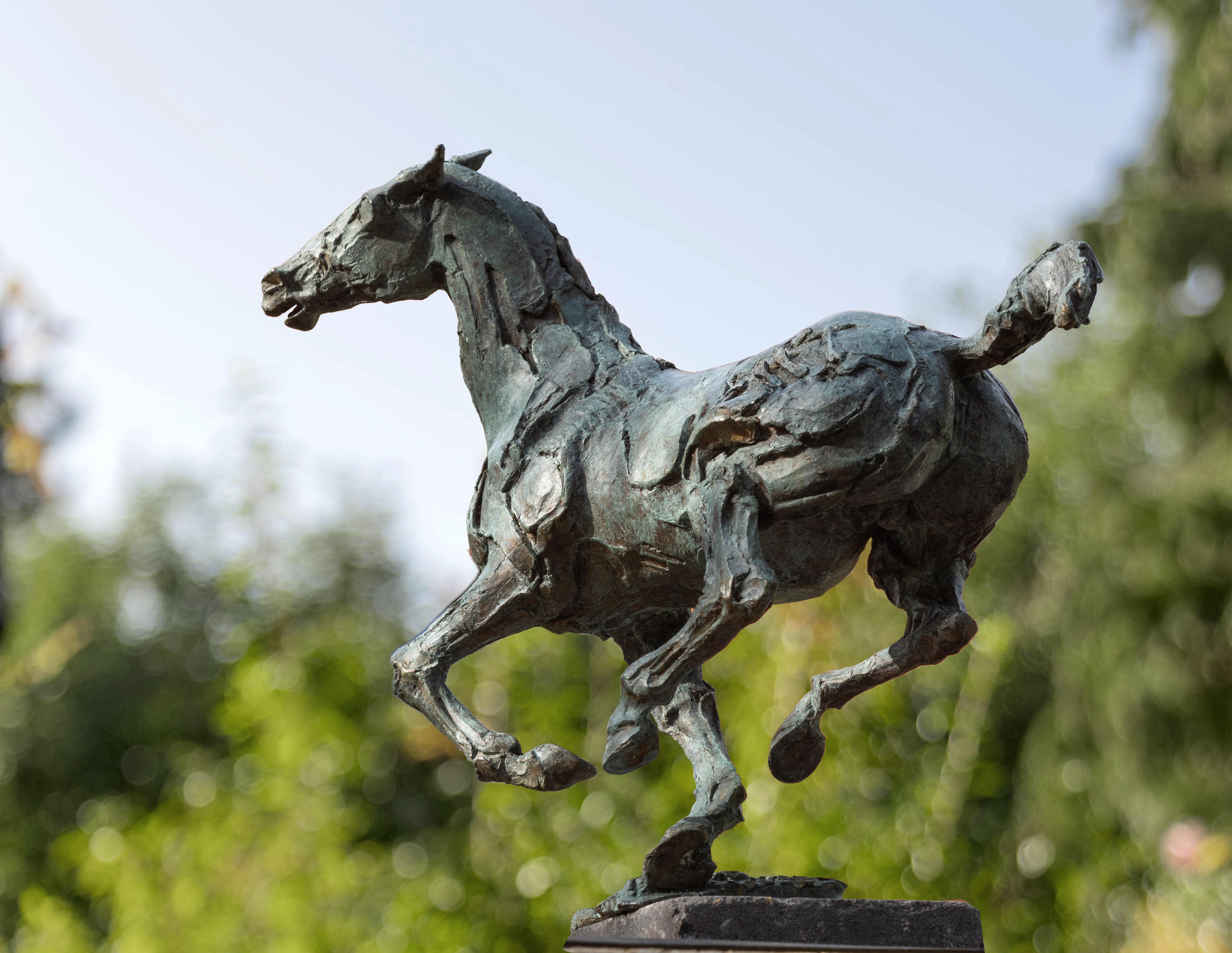 Figurative Sculpture de Lucie Sentjens - Trois Temps Tres Veces Caballo Galop Escultura Bronce Animal En Stock