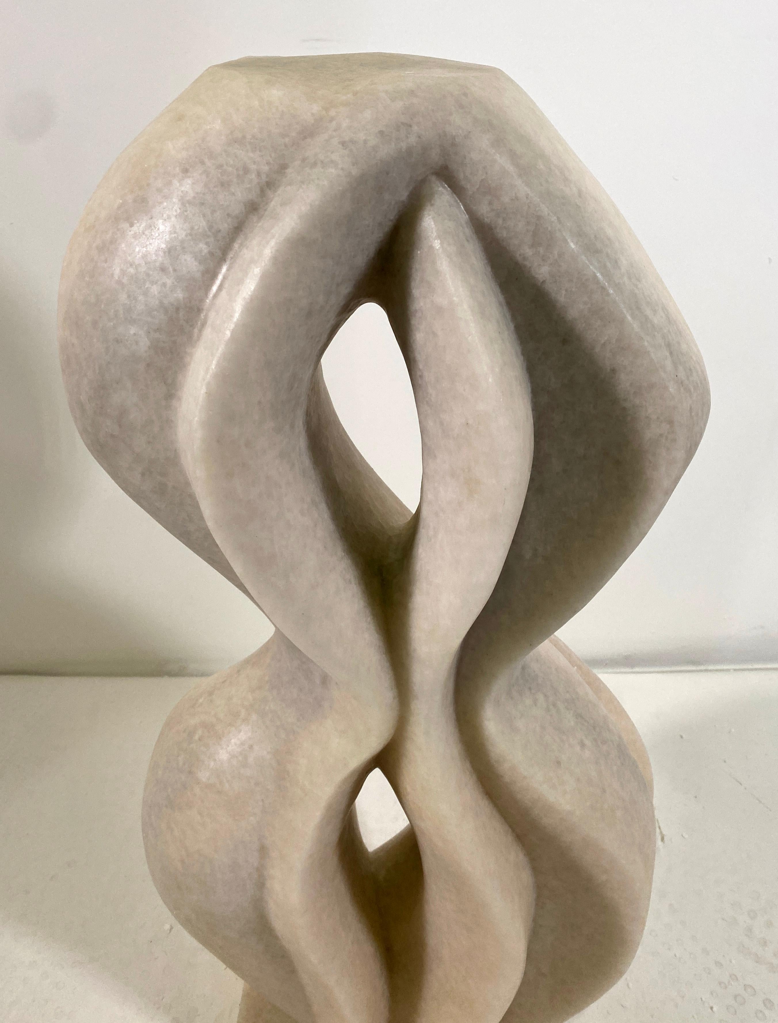 Moderno Lucie, scultura astratta moderna svizzera in marmo bianco, Evelyne Brader-Frank in vendita