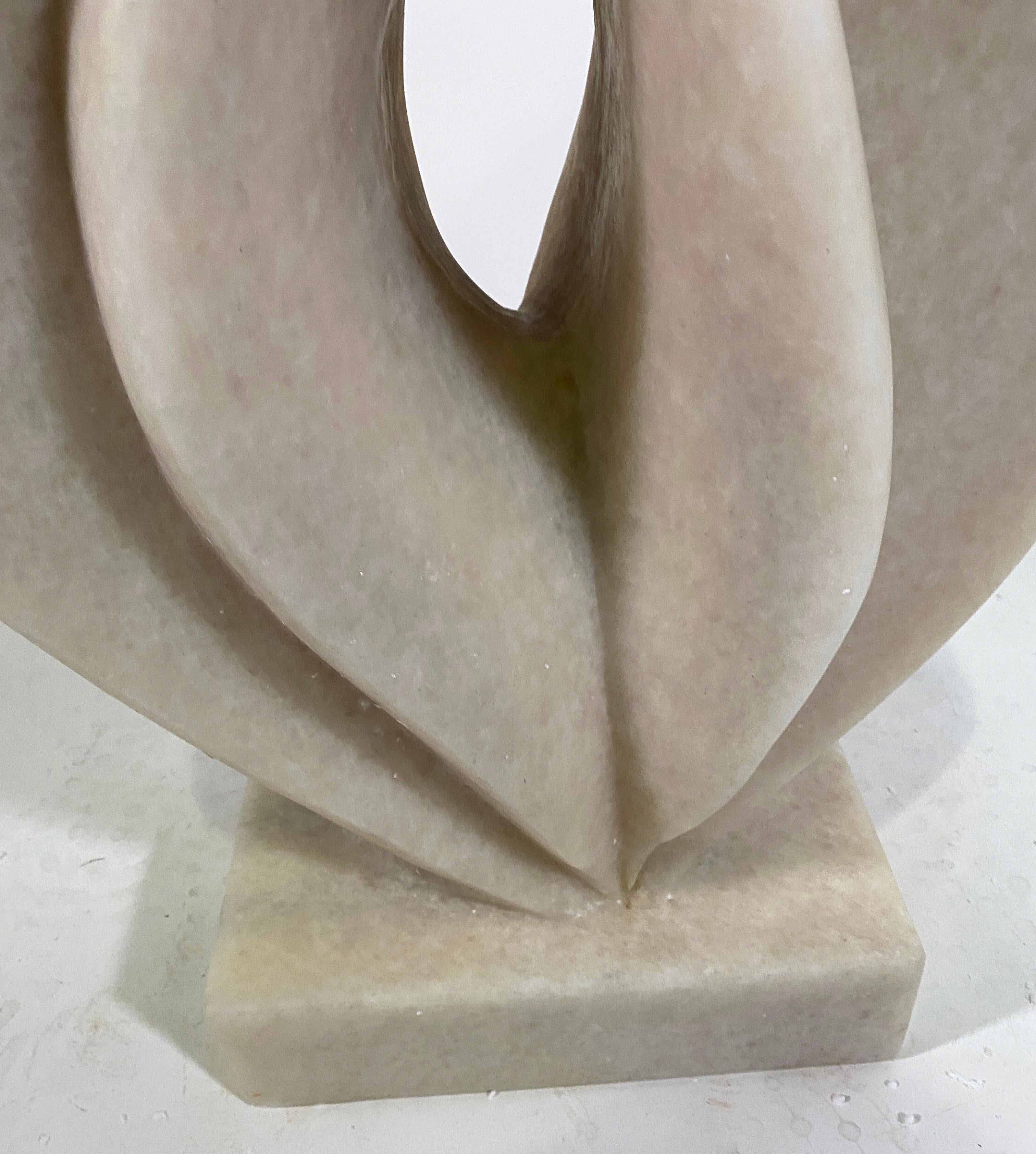 XXI secolo e contemporaneo Lucie, scultura astratta moderna svizzera in marmo bianco, Evelyne Brader-Frank in vendita