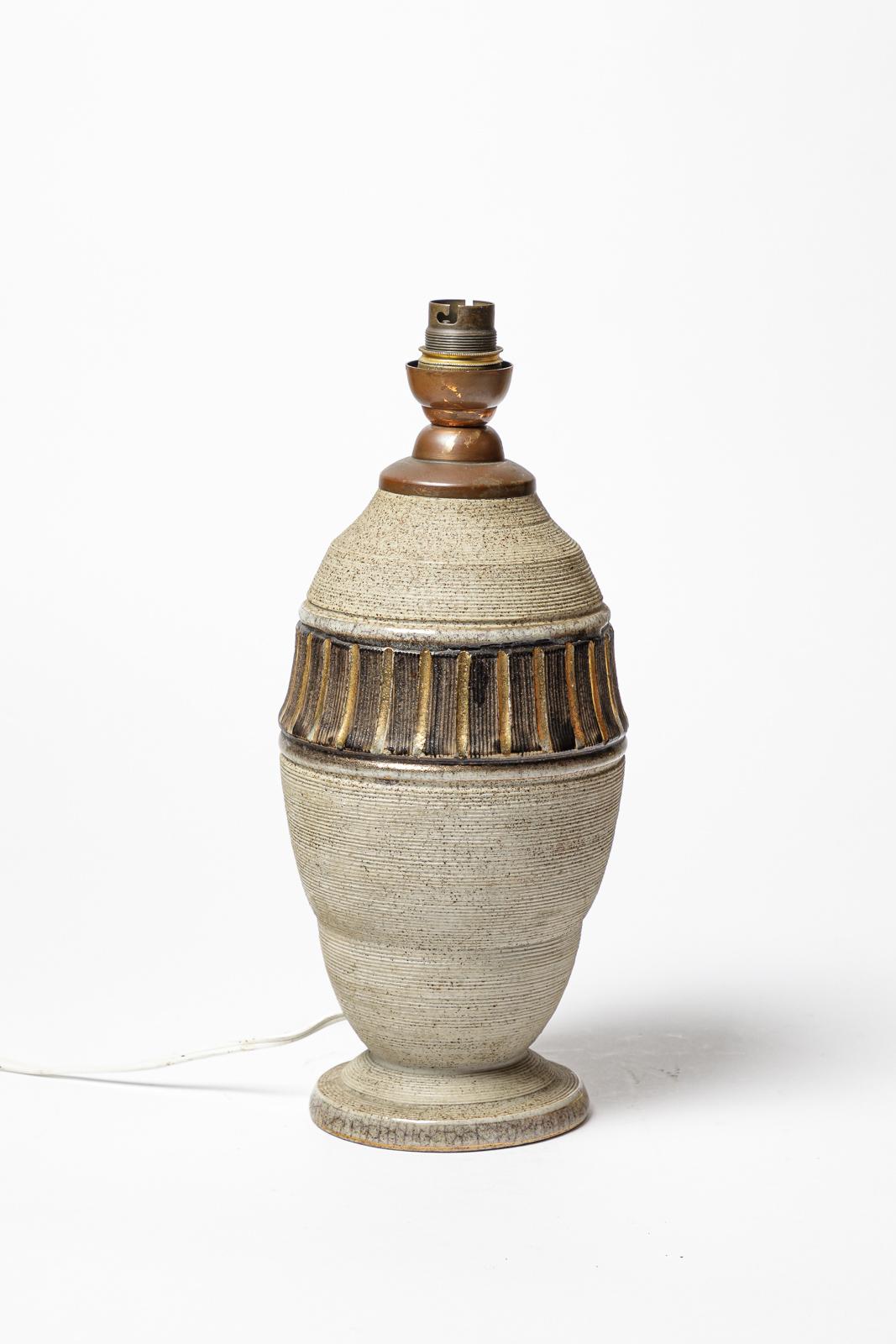 Francese Lucien Brisdoux lampada da tavolo in ceramica decorativa bianca del XX secolo art déco 1940 in vendita