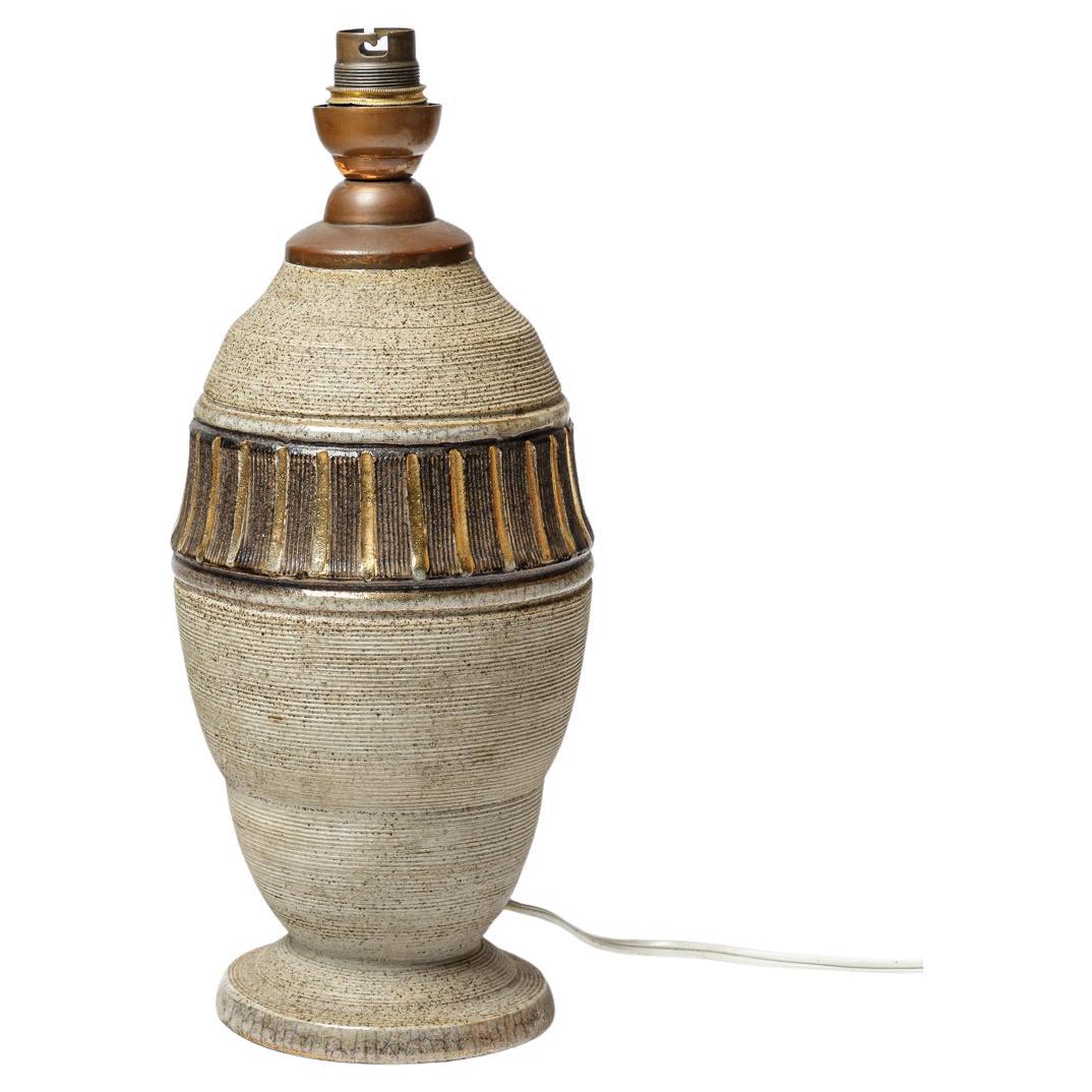 Lucien Brisdoux lampada da tavolo in ceramica decorativa bianca del XX secolo art déco 1940 in vendita