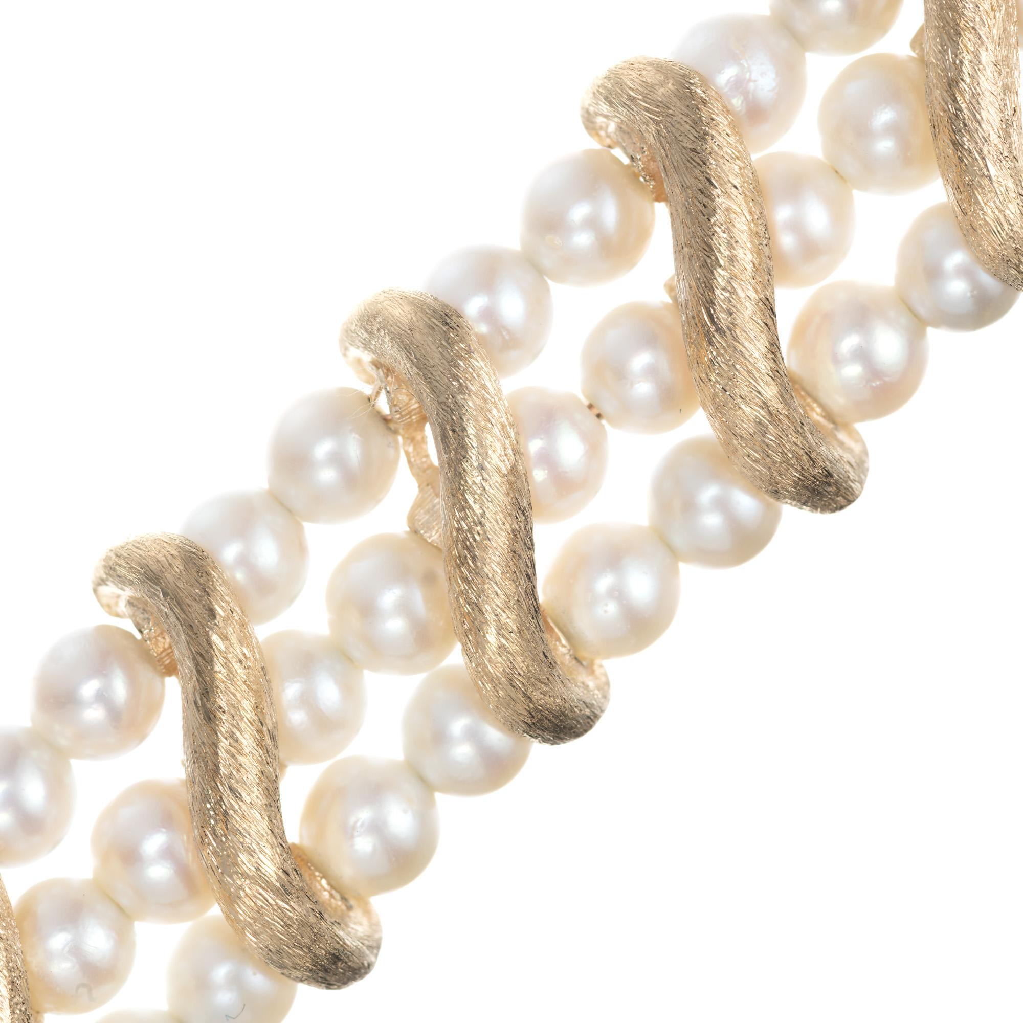 Bracciale a tre file in oro giallo con perle coltivate Lucien Piccard In condizioni buone in vendita a Stamford, CT