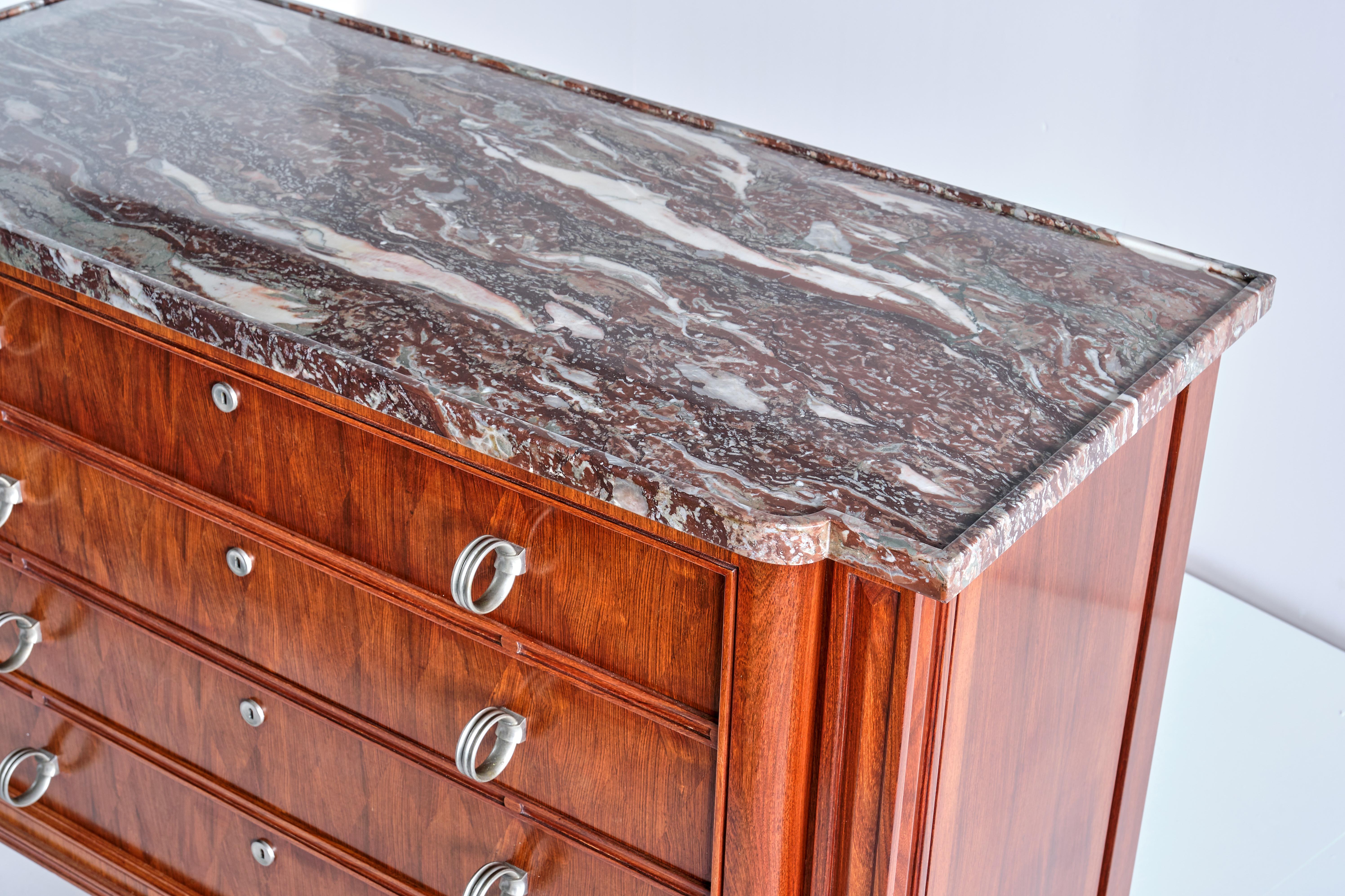 Métal Commode Lucien Rollin avec marqueterie de bois de rose et plateau en marbre rouge, France, 1945 en vente